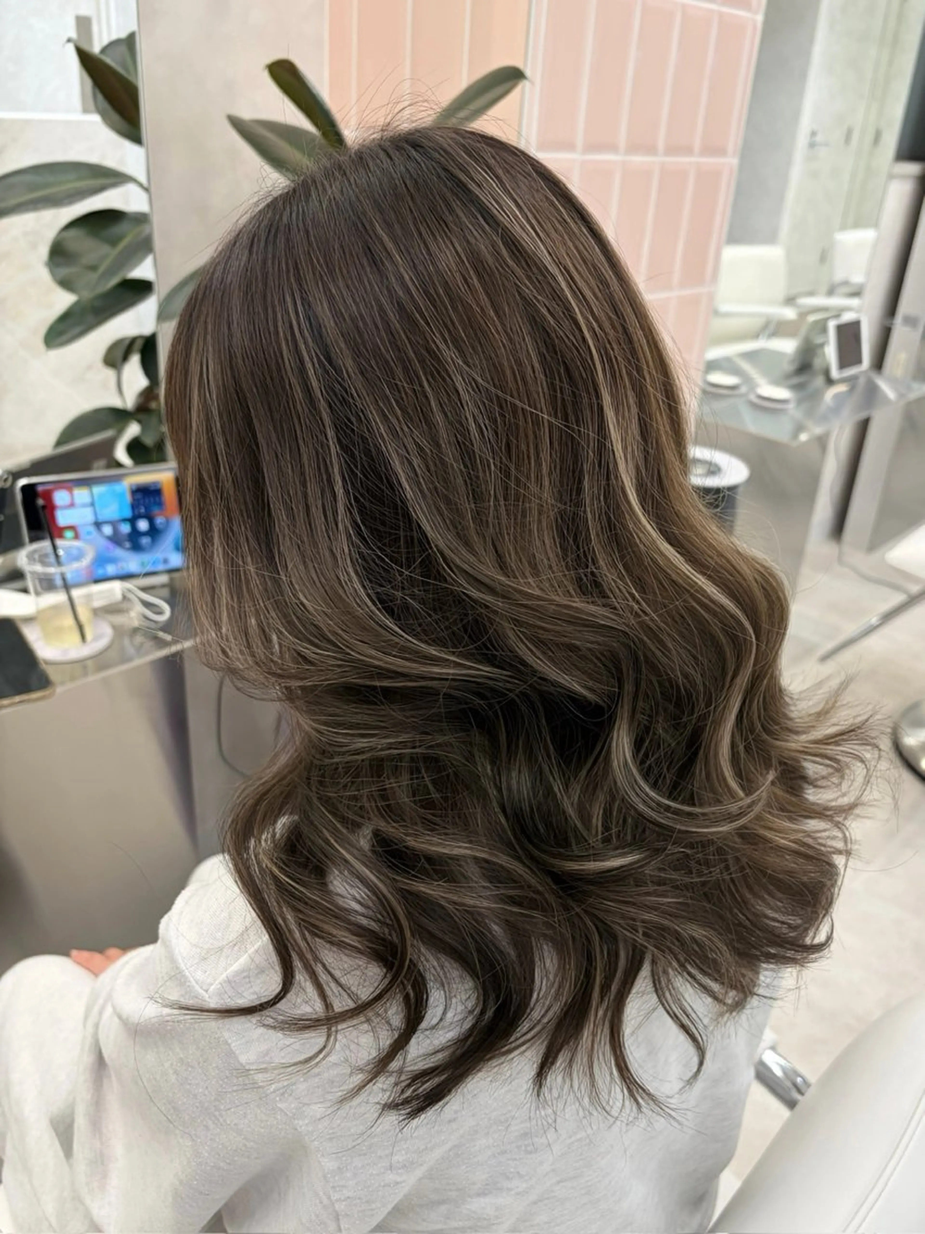 セミロング ヘアカラー sera 🎀ベージュのヘアスタイル