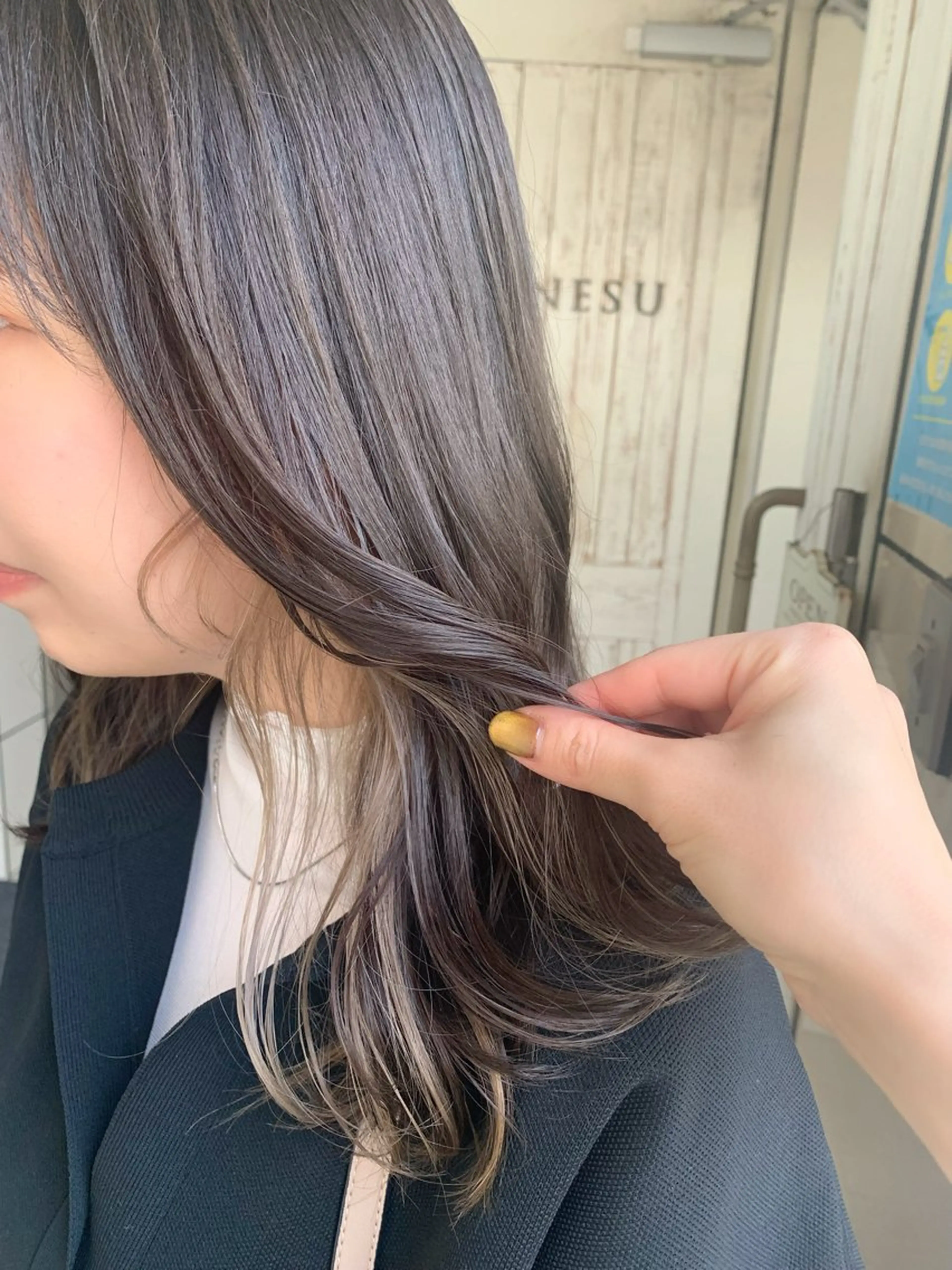 ロング カラー ベージュカラー イヤリングカラー インナーカラー ロング 似合わせhair🔸 アサダ　タカコ🔸のヘアスタイル