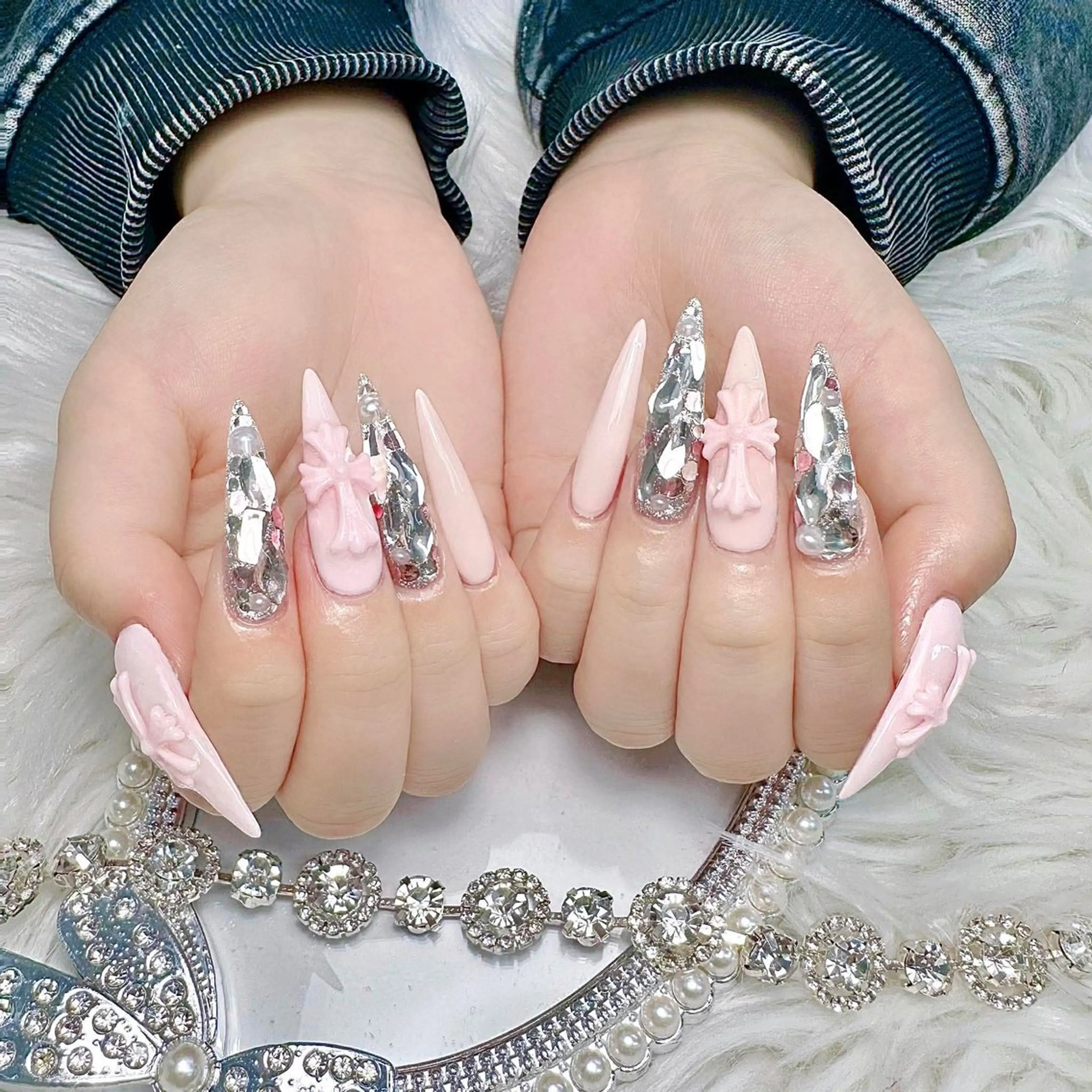 ネイル ハンドネイル ハンドケア いちご ちゃんのネイルデザイン