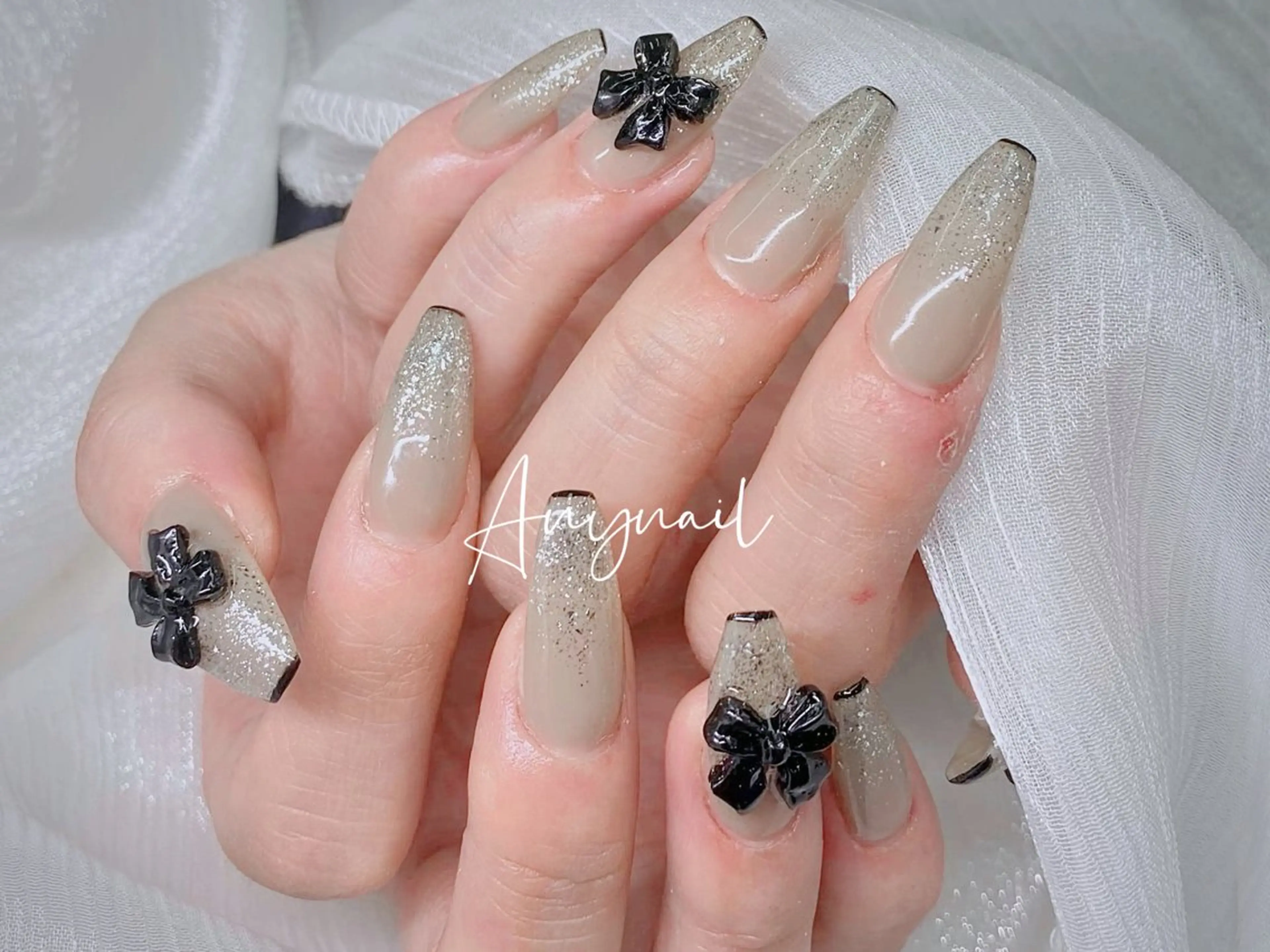 ネイル アートネイル グラデーション キラキラネイル ニュアンスネイル オフィスネイル ハンドネイル Any nail新大久保店のネイルデザイン