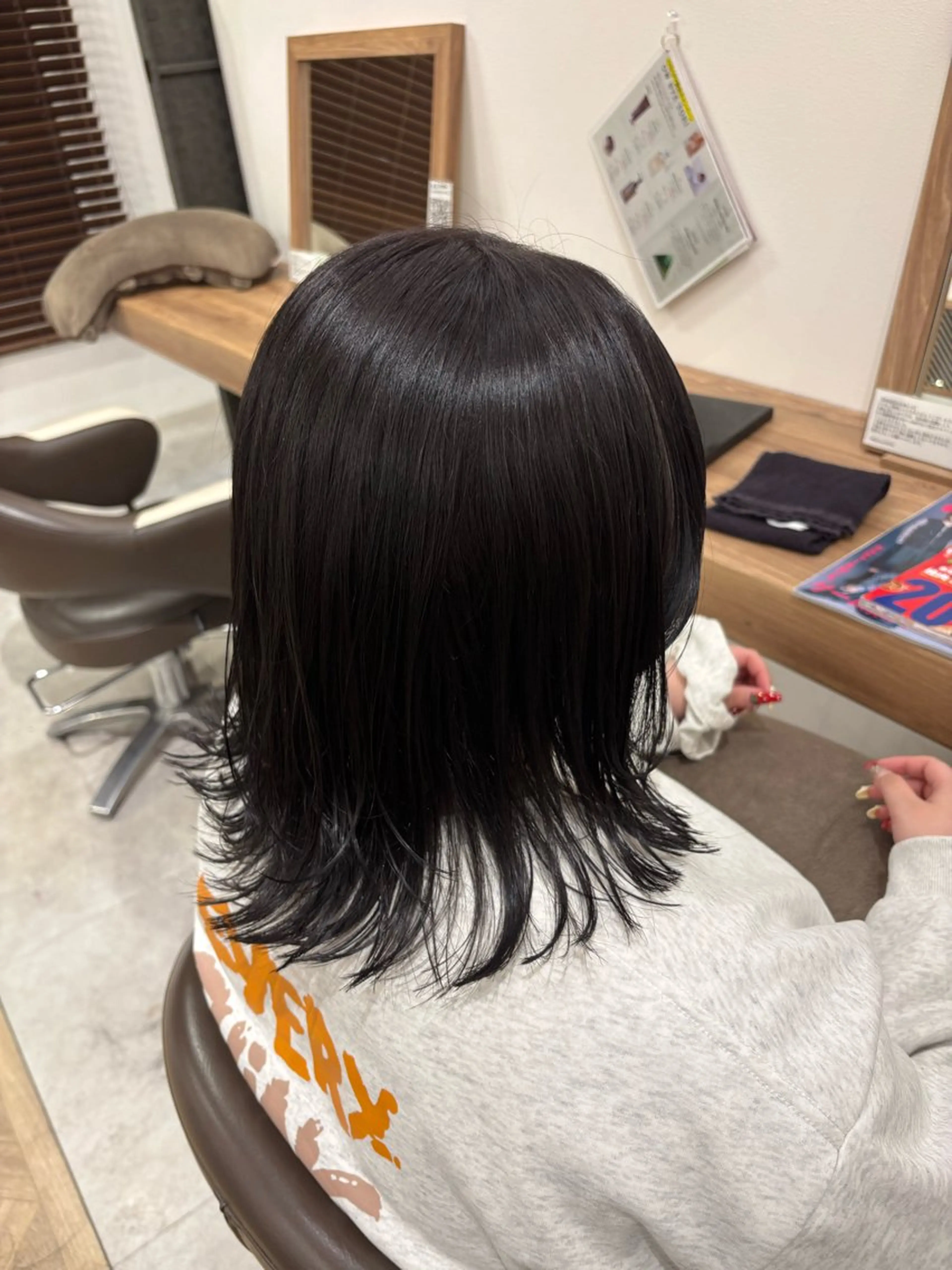 ミディアム カラー ラベンダーカラー 渡邊 玲来のヘアスタイル