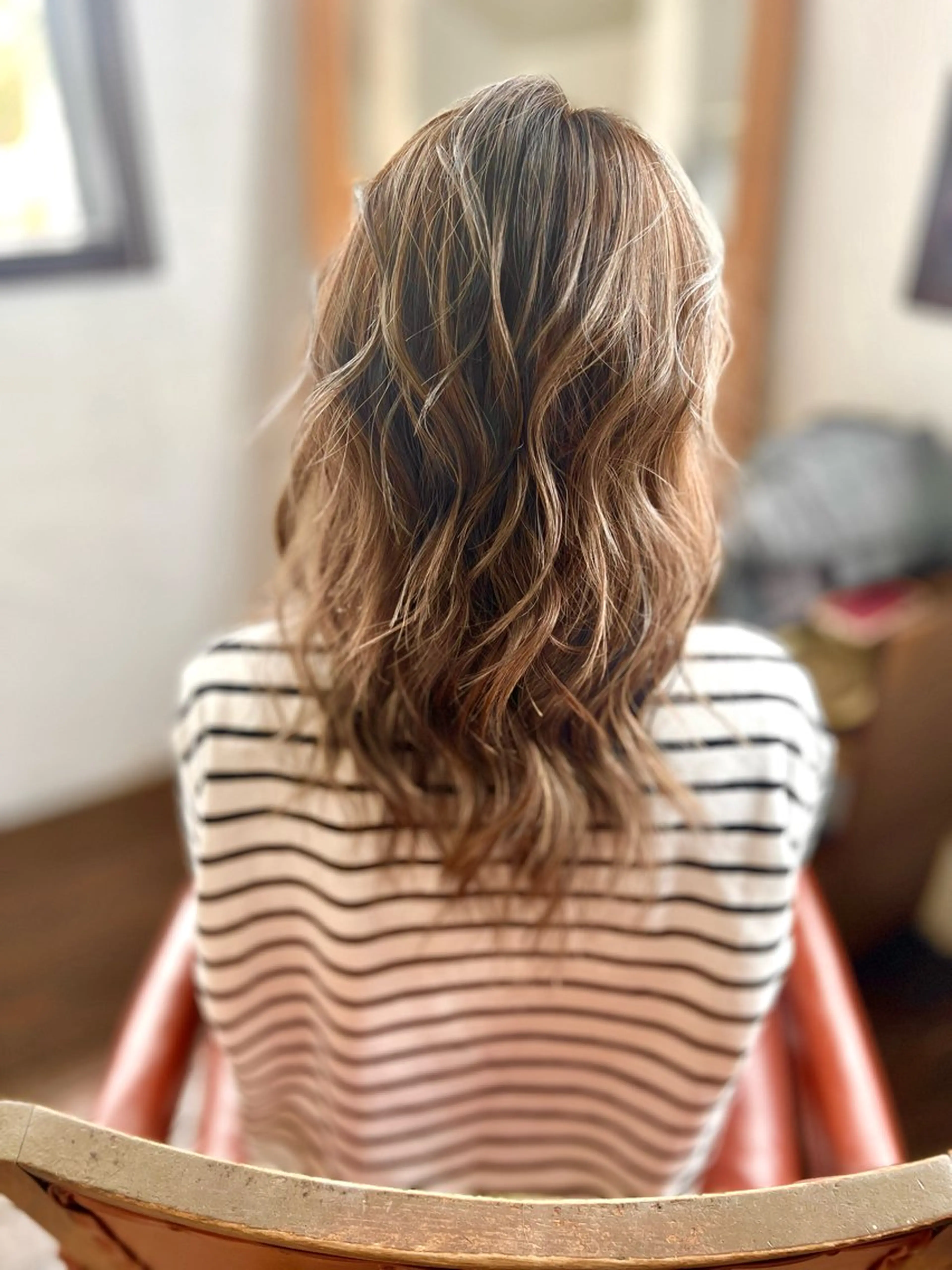 セミロング カラー ベージュカラー ハイライトカラー ハイライト レイヤーカット ヘアカラー トリートメント Style Tのヘアスタイル