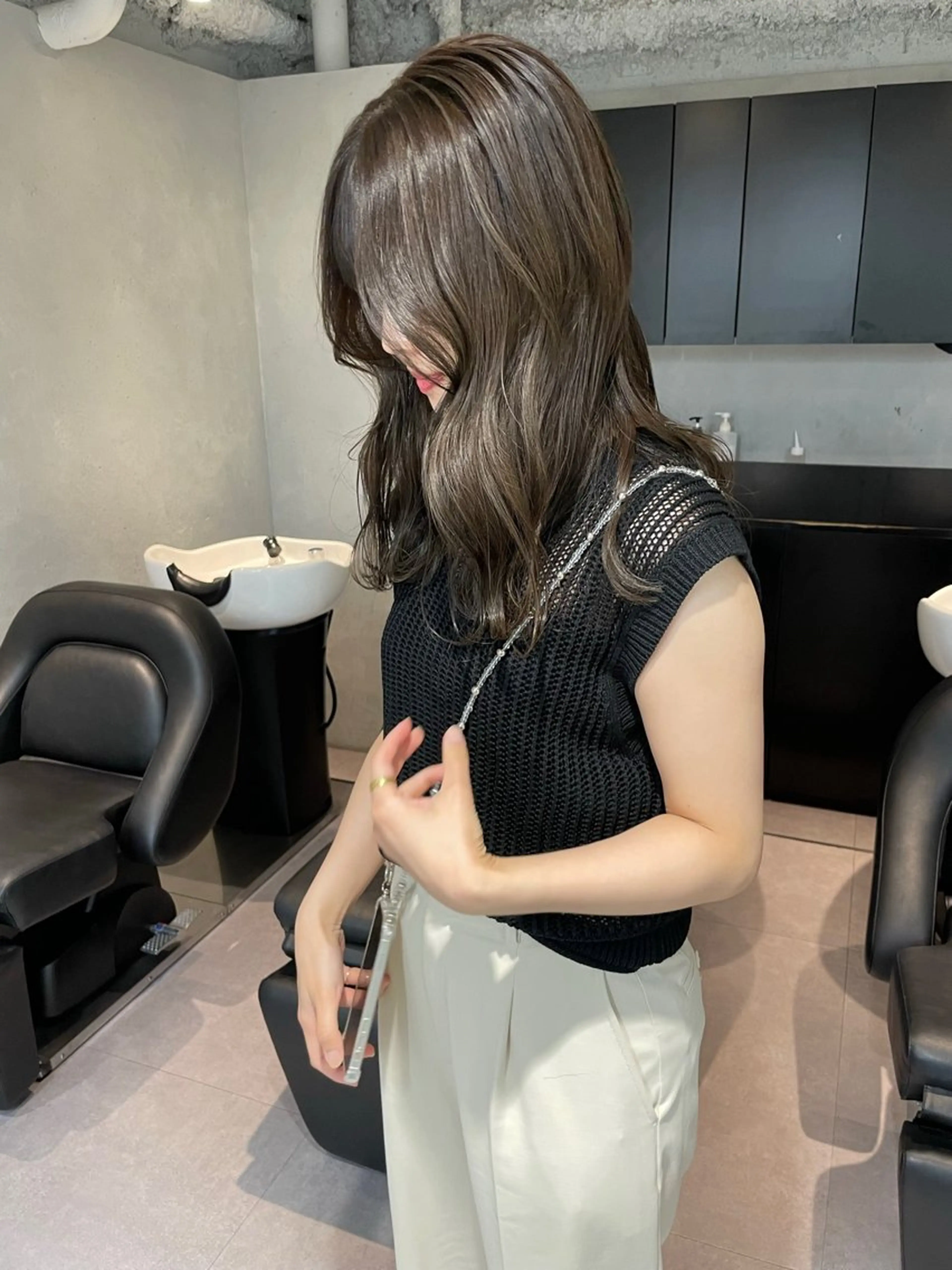 セミロング カラー グレージュ ヘアカラー トリートメント salowin梅田所属・レイヤー/顔周り /AKARIのヘアスタイル