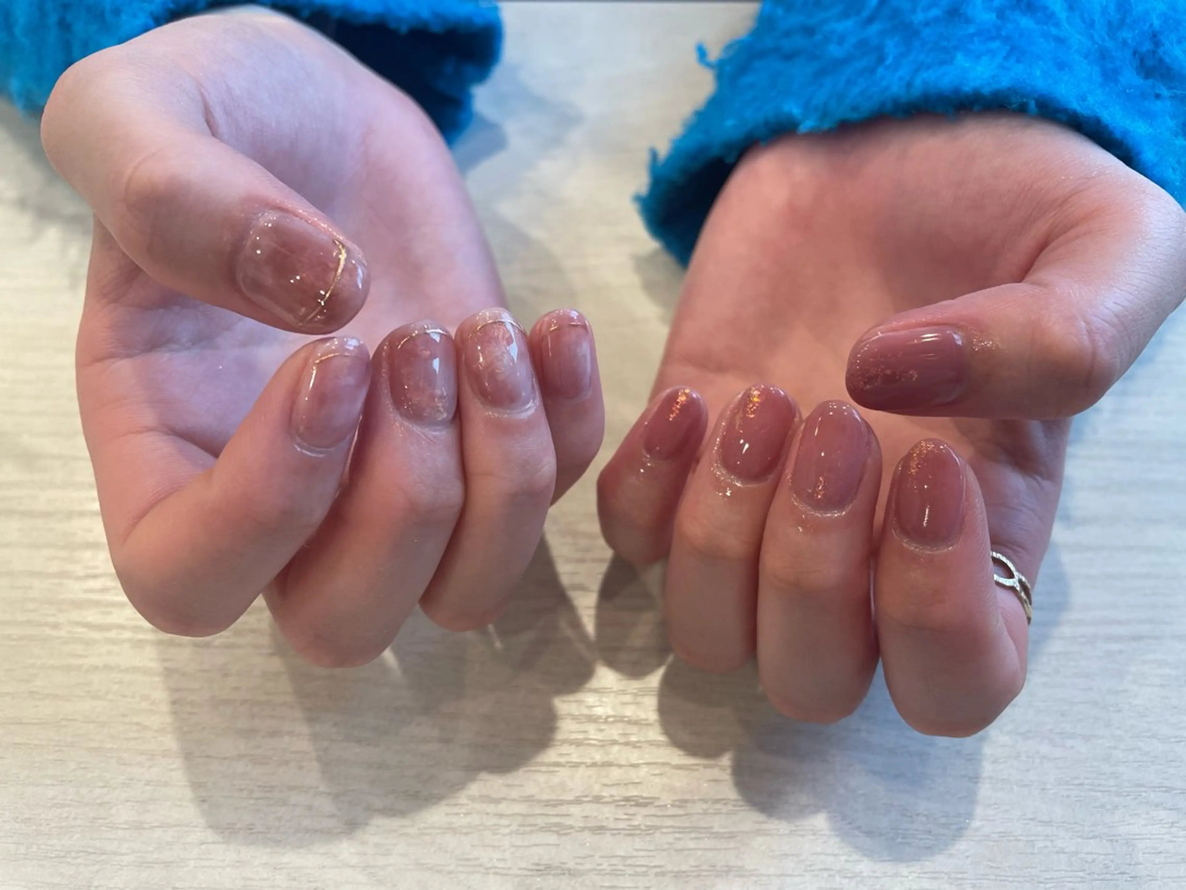 ネイル ニュアンスネイル ピンク ピンクベージュ 成瀬 妃生路のヘアスタイル