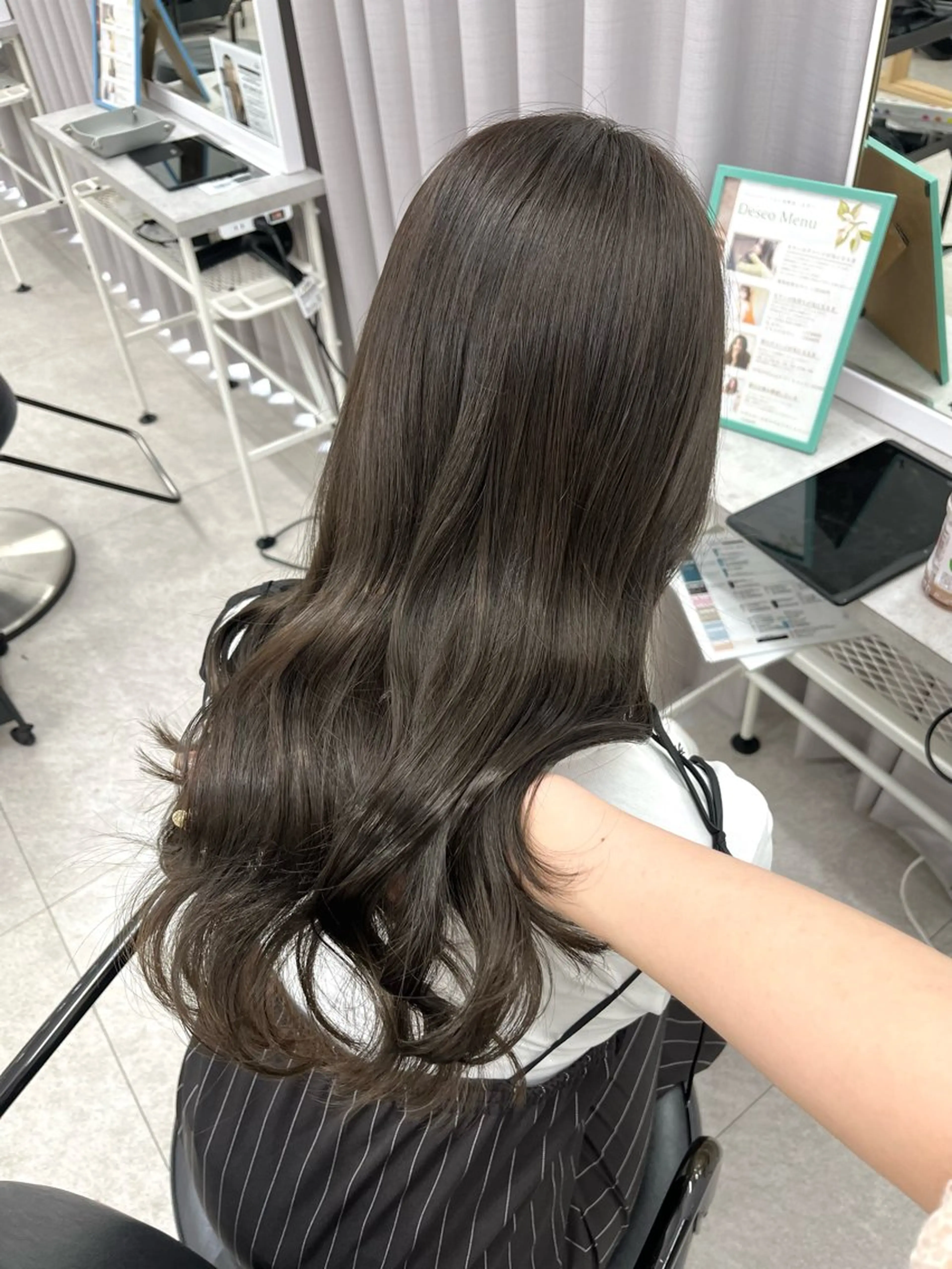 ロング カラー 柔らかオリーブ🌿 HIMARI🌻のヘアスタイル