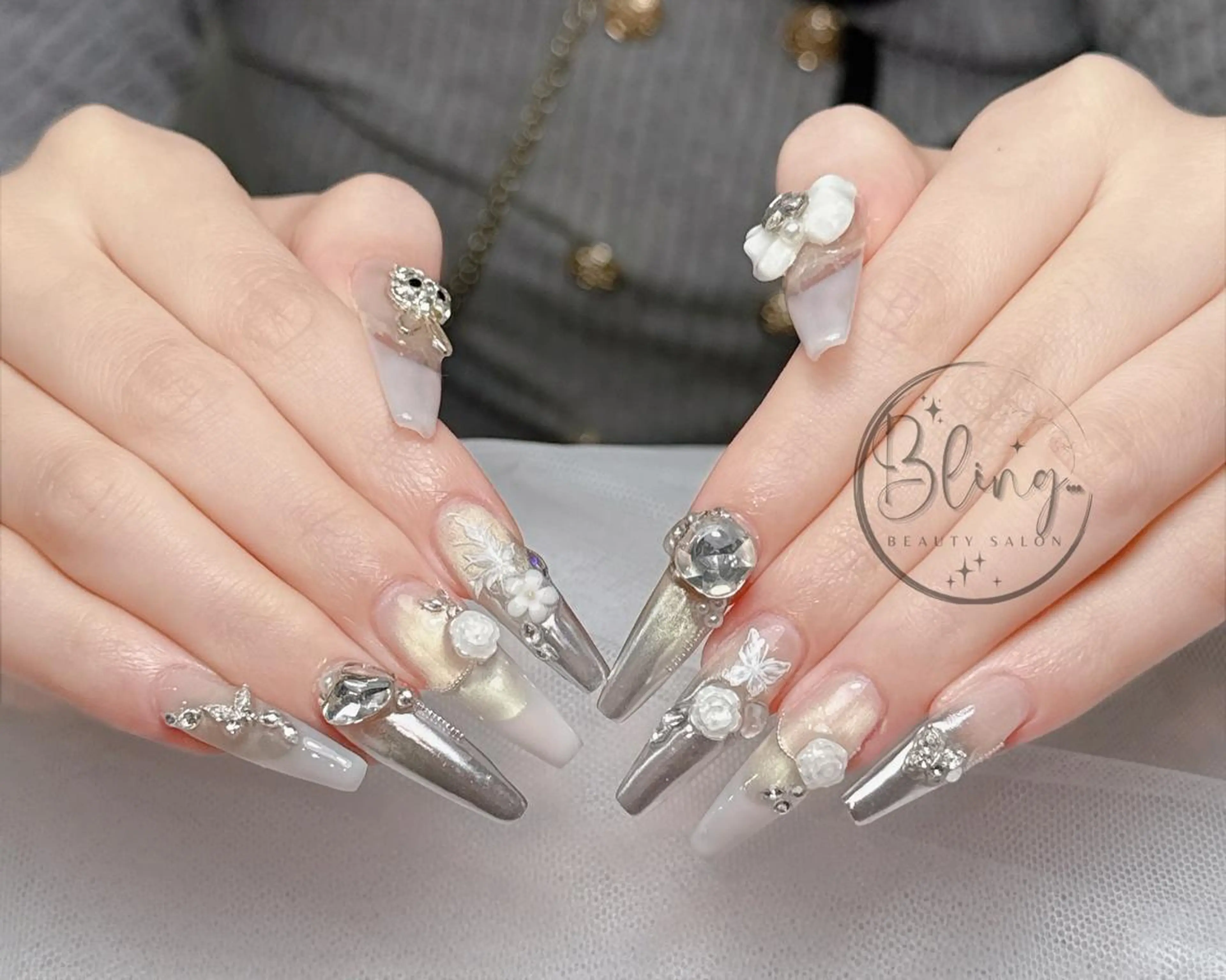 ロング 韓国風ヘア ハンドネイル 波 なみのネイルデザイン