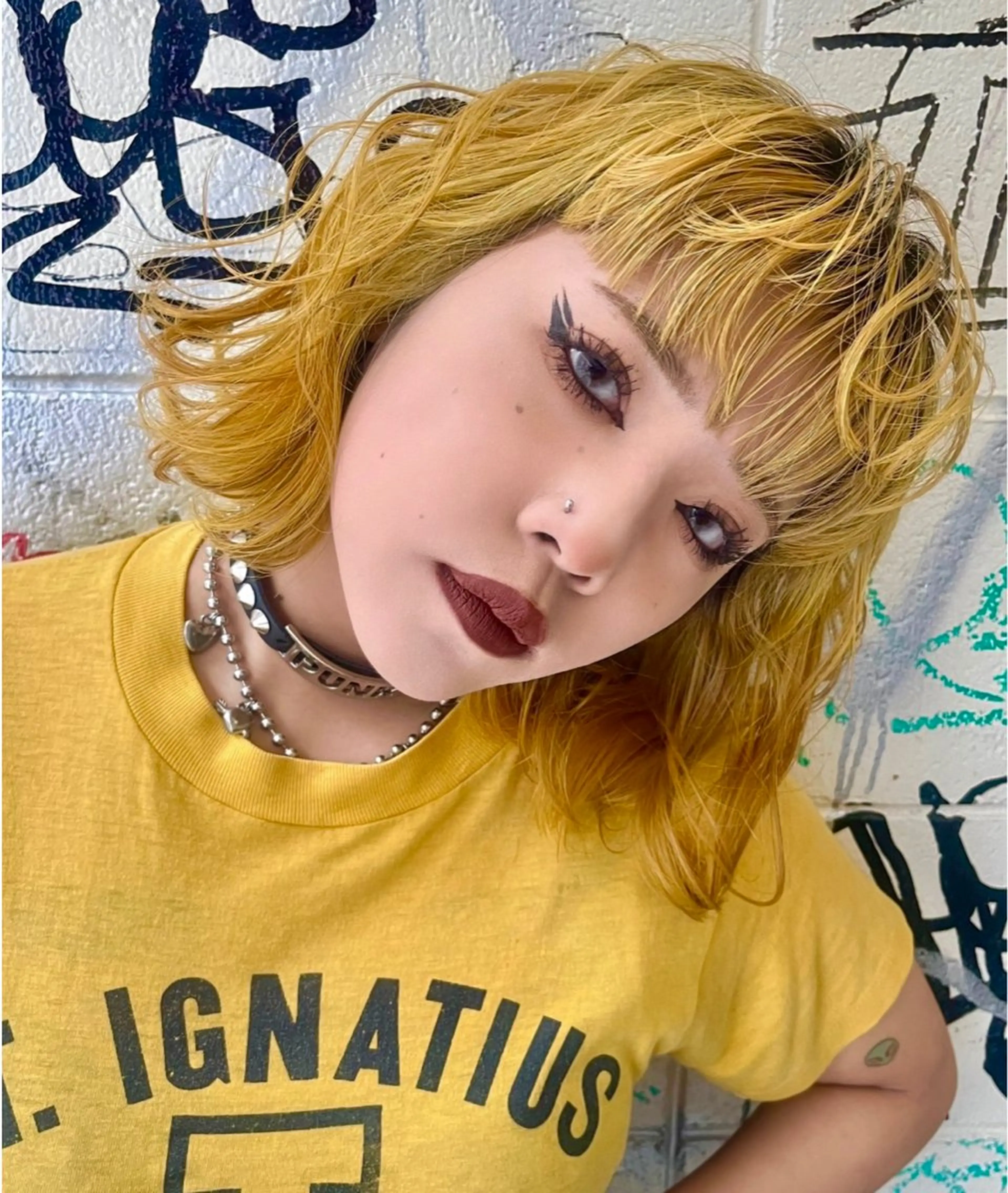 ミディアム カラー 派手髪デザインカラー ヒロカのヘアスタイル