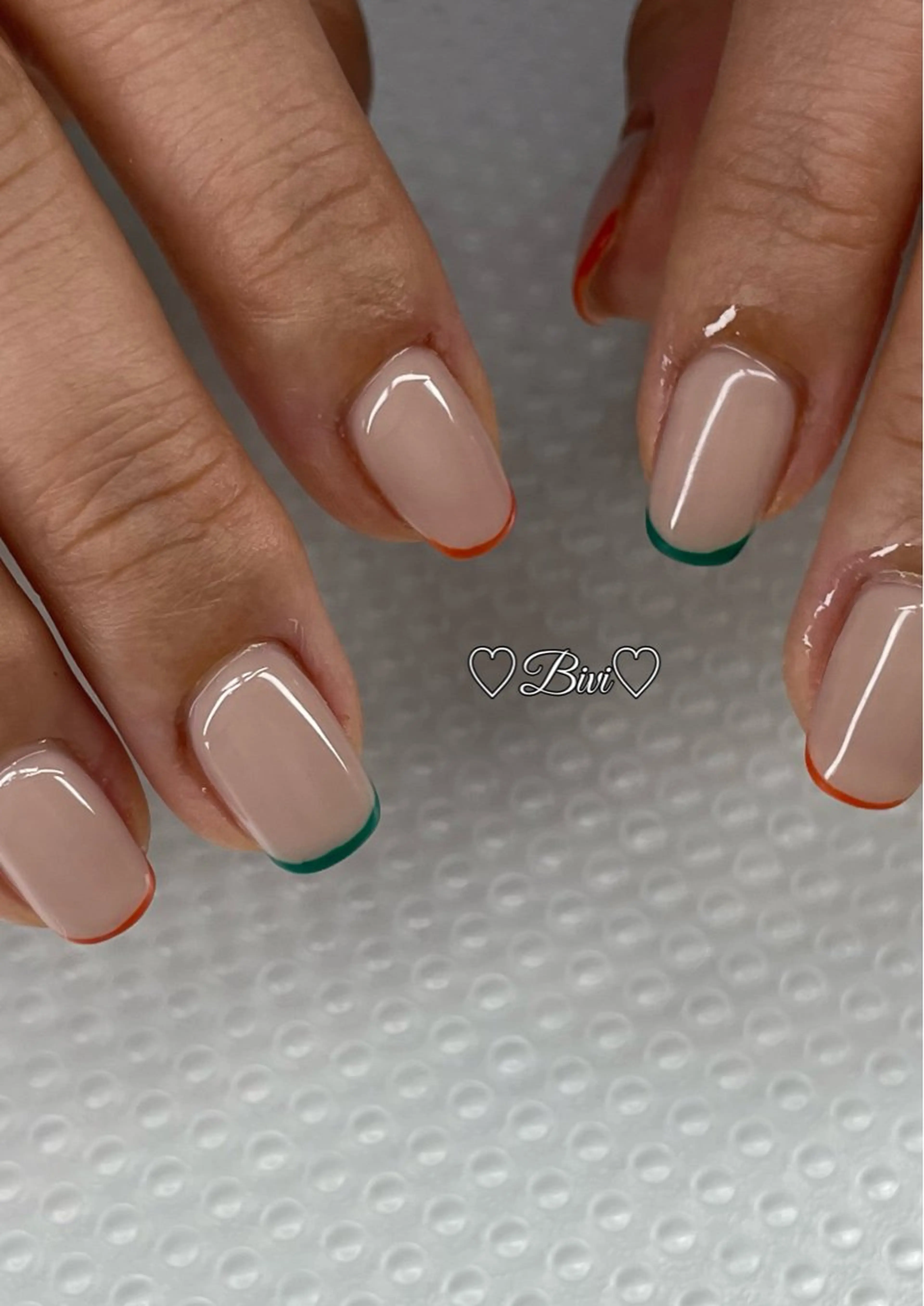 ネイル アートネイル フラッシュネイル フレンチネイル ラメ(グリッター) シルバー ♡Bivi♡自爪に 優しいネイルサロンのネイルデザイン