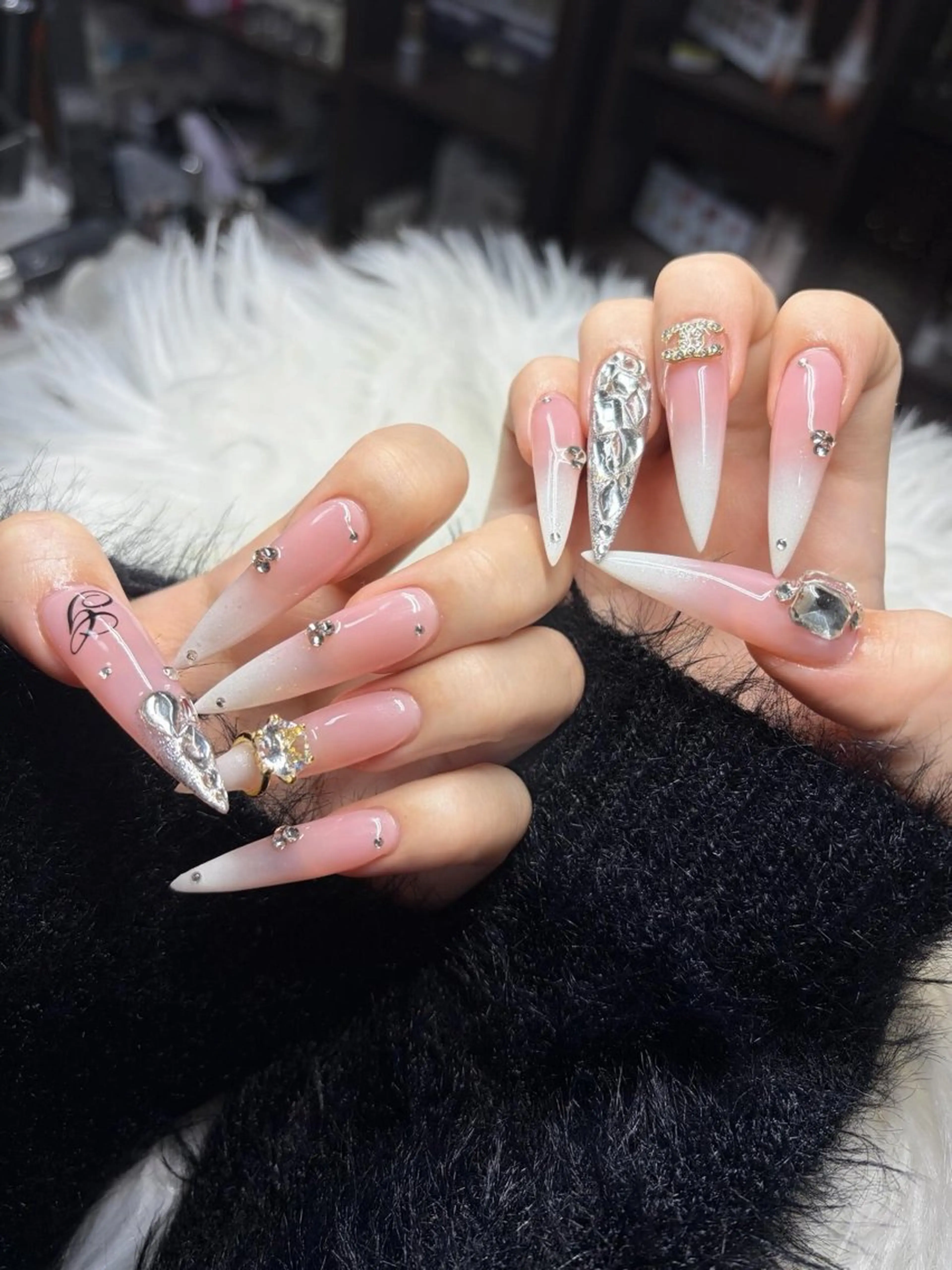 ネイル アートネイル オーロラネイル チークネイル 長さ出し フットネイル ハンドネイル Smile nails92のネイルデザイン