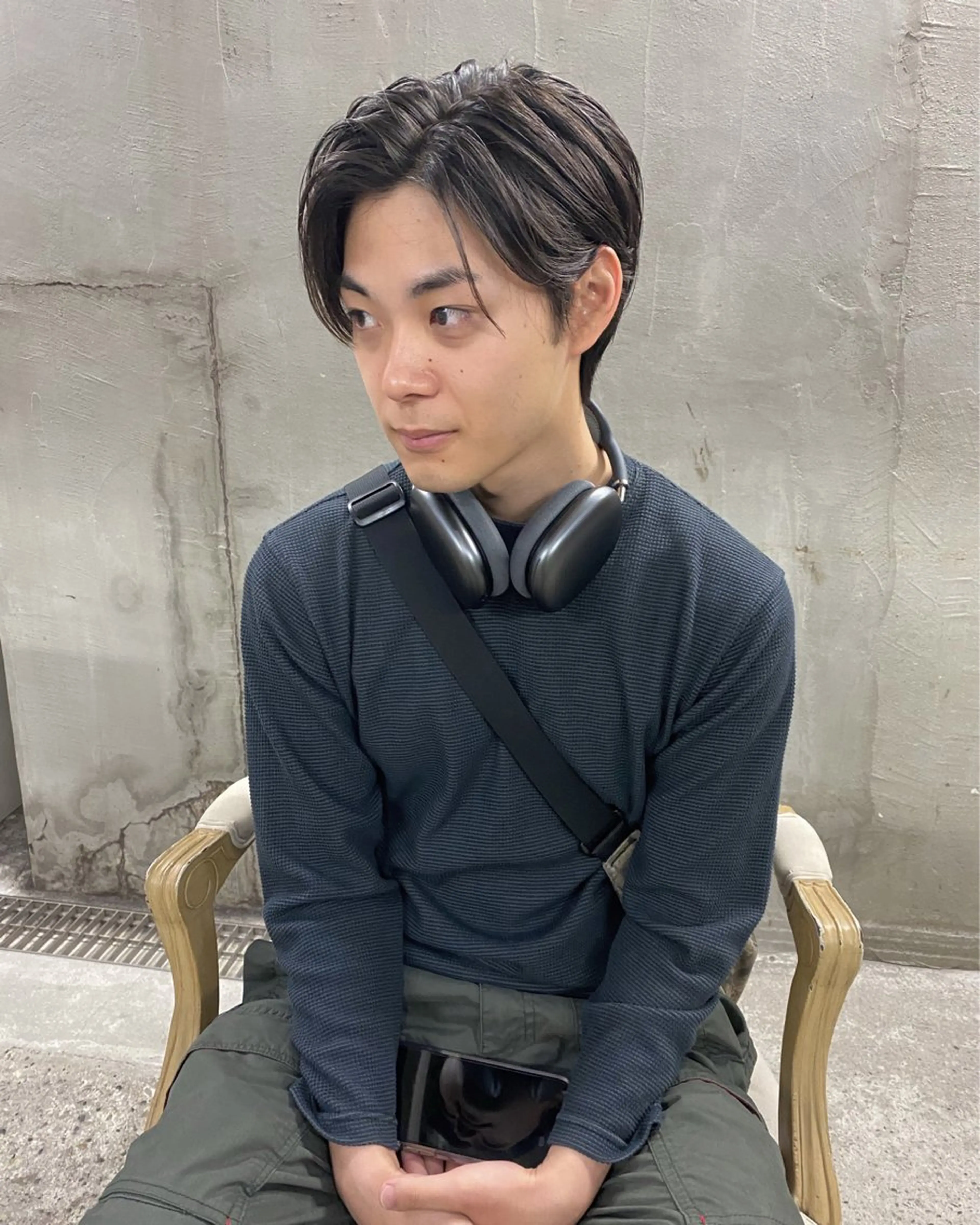 ショート メンズ センターパート カット トリートメント パーマ、髪質改善 カズマのヘアスタイル