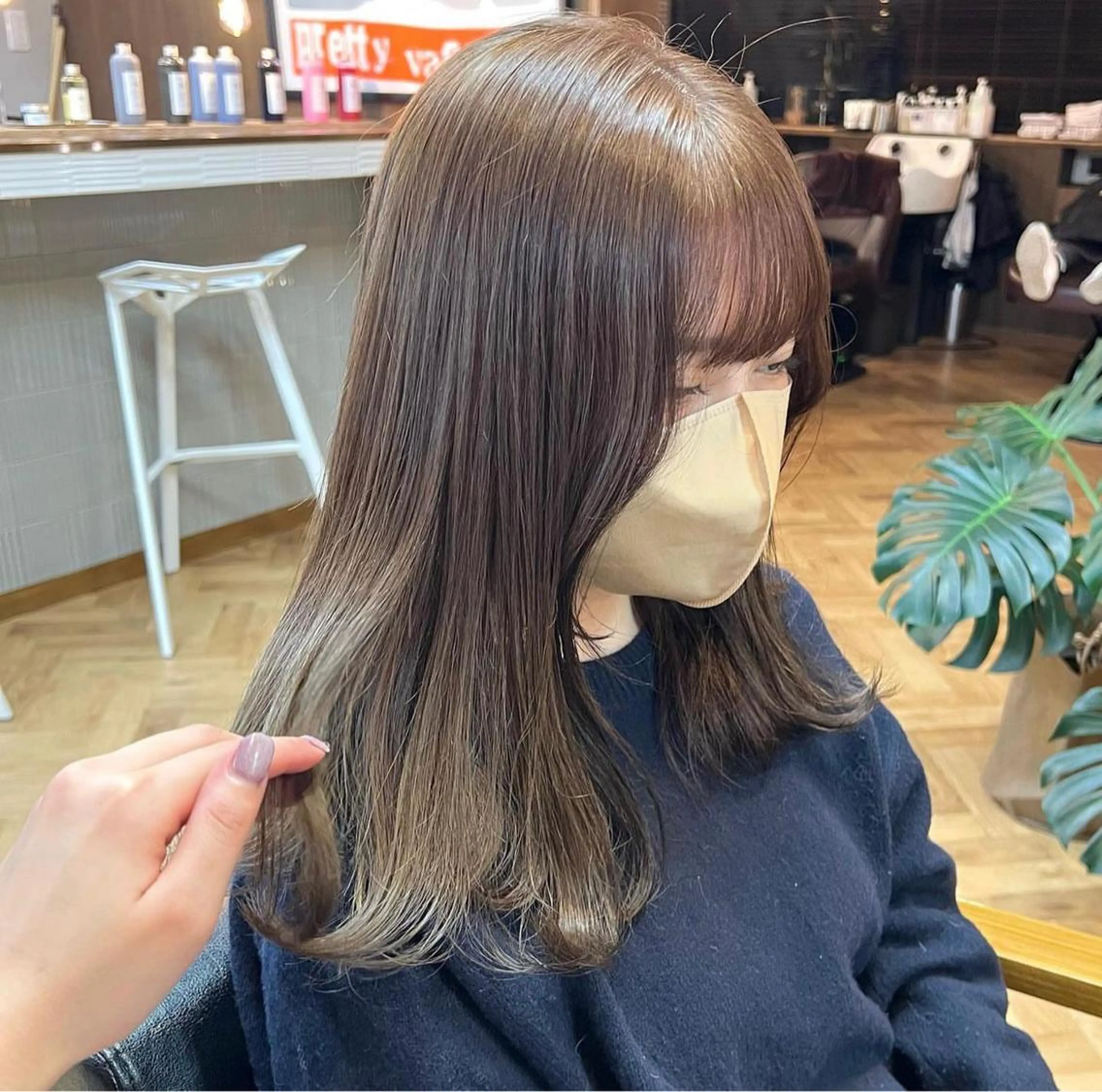 セミロング カラー パーマ ヘアアレンジ メンズ キッズ ネイル マツエク・マツパ アイブロウ カット ヘアカラー トリートメント 前川 朋香のヘアスタイル