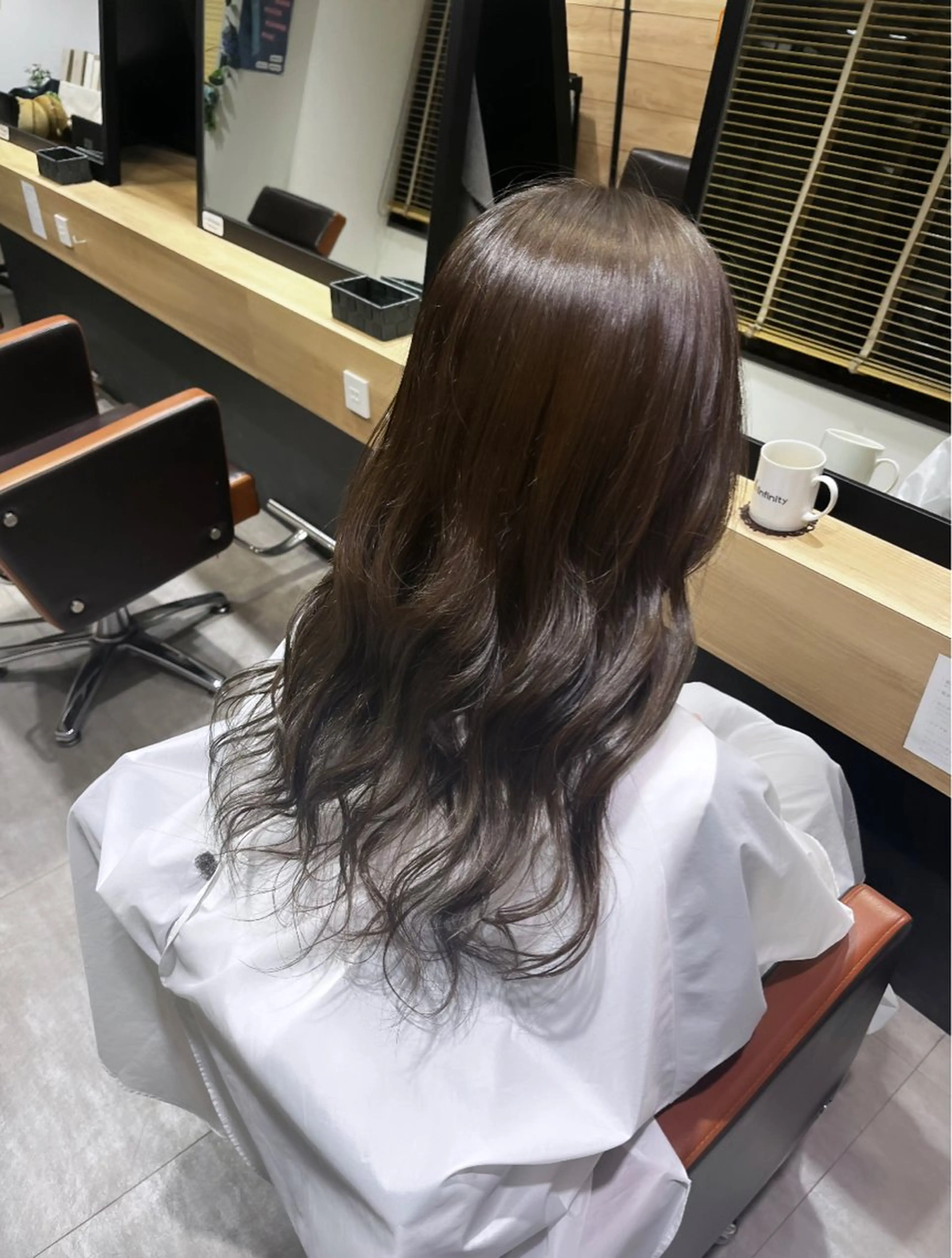 ロング カラー アッシュ オリーブアッシュ 鈴木 ほのかのヘアスタイル