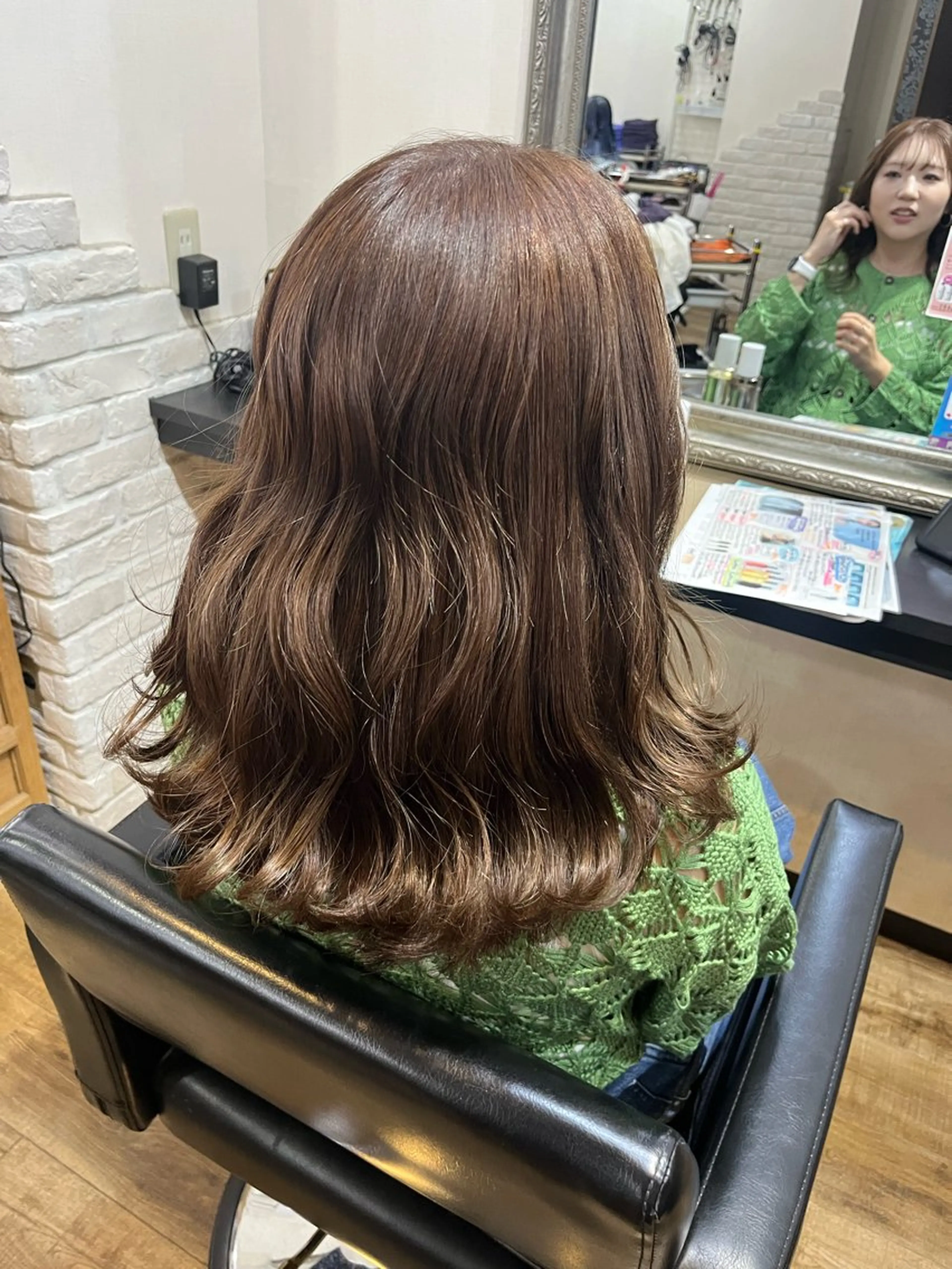 セミロング カラー ヘアアレンジ ベージュカラー ブリーチ オリーブベージュ ヘアカラー トリートメント きむえり/髪質改善 /うねり広がり改善のヘアスタイル