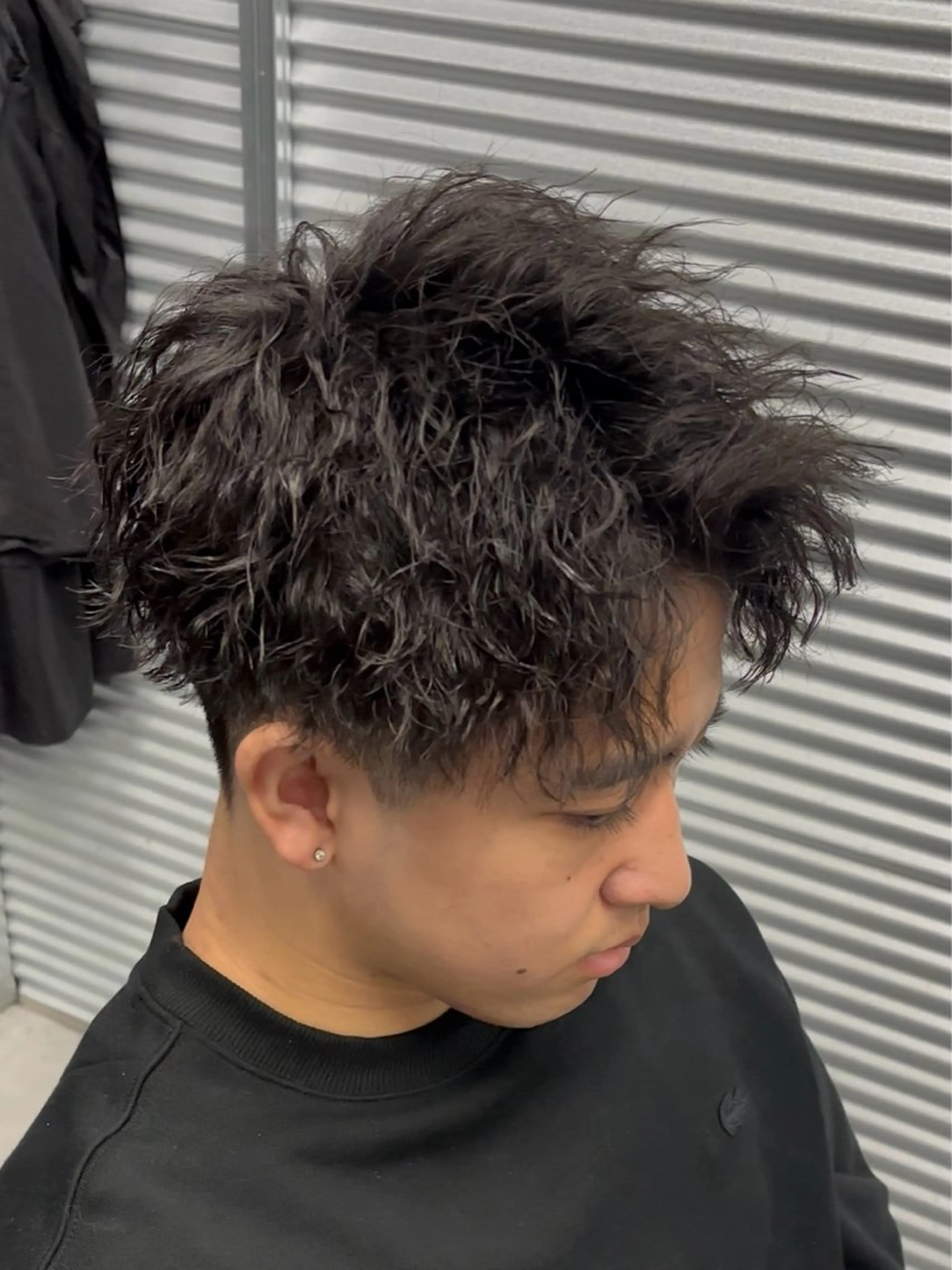 パーマ メンズ メンズパーマ ツイストスパイラルパーマ スパイラルパーマ カット パーマ トリートメント 波巻き/ツイスパ/ 短髪/鈴木俊也のヘアスタイル