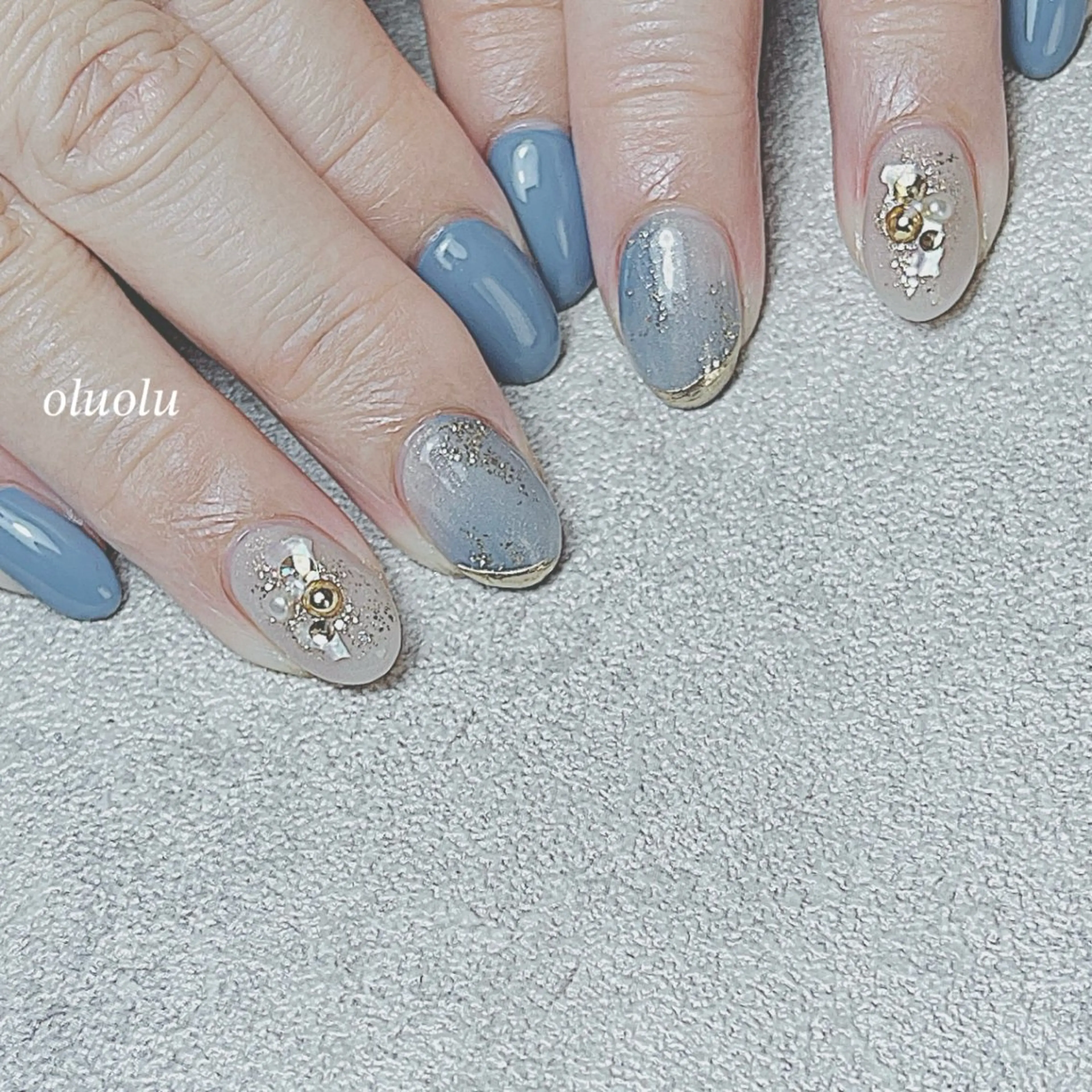 ネイル アートネイル ブルー フットネイル ラメ(グリッター) ミラーネイル ハンドネイル 大村 紬華のネイルデザイン