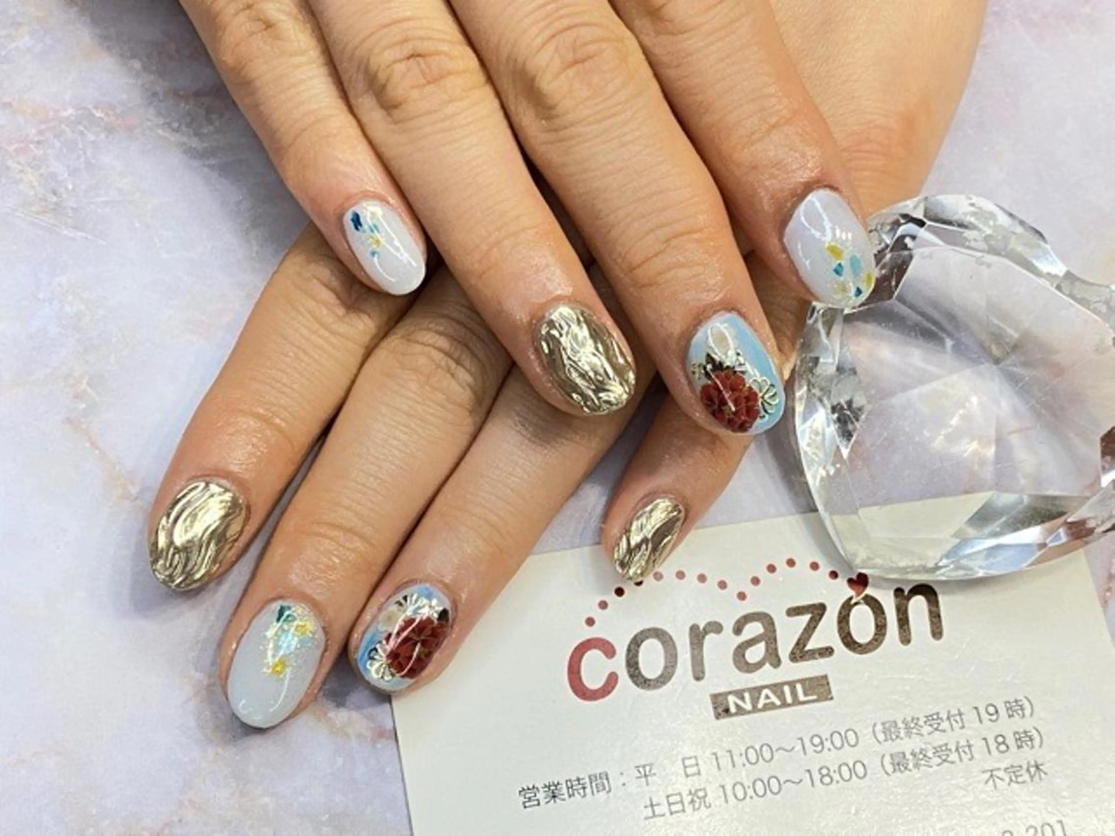 ネイル アートネイル ジェルネイル ゴールド 水色 corazon所属・ネイリスト aicoのネイルデザイン