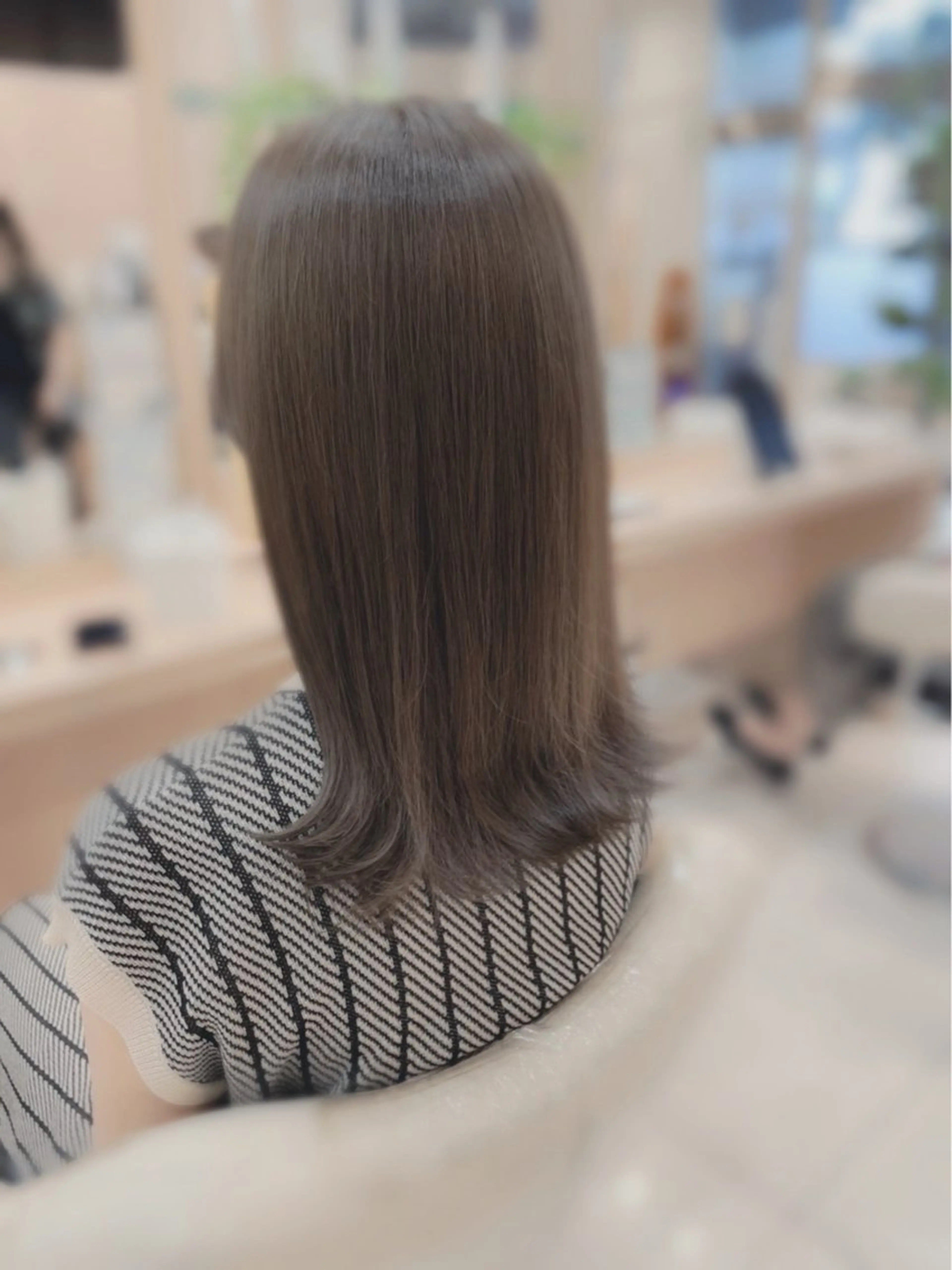 セミロング ヘアカラー 上村 夢斗のヘアスタイル