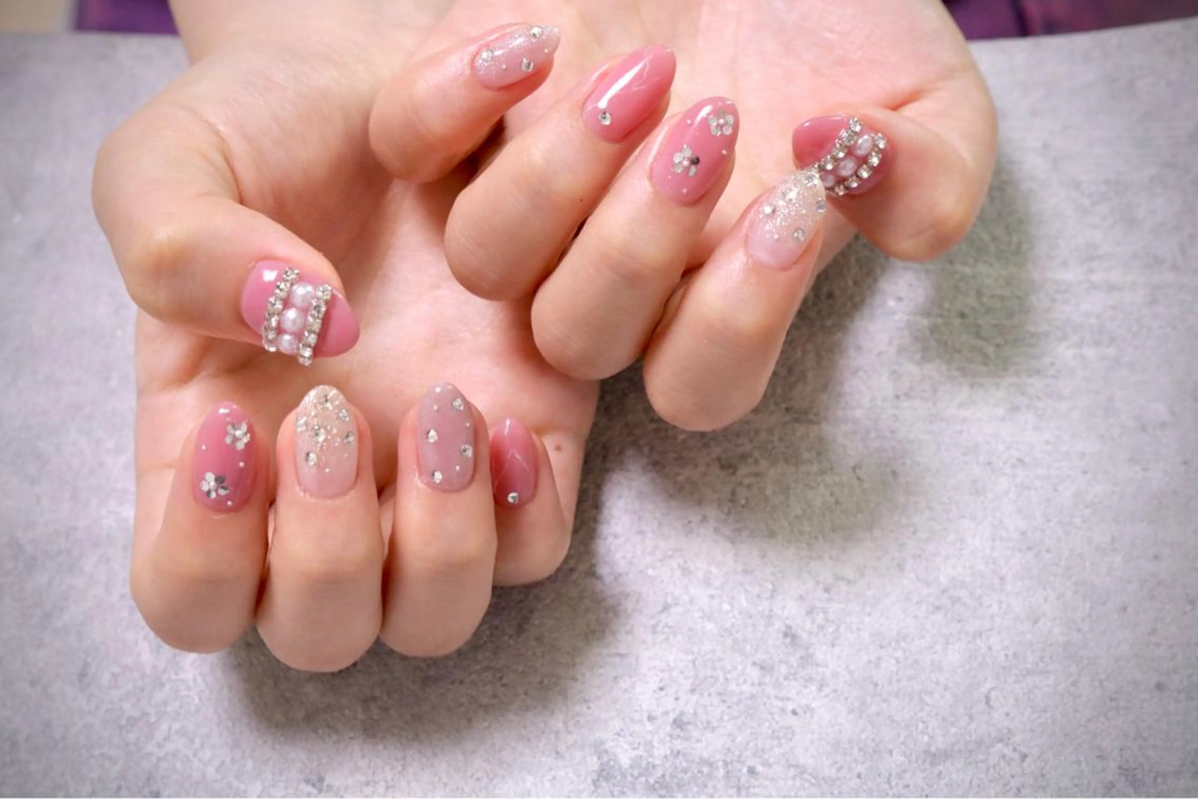 ネイル オーロラネイル カジュアル フラッシュネイル ジェルネイル ラメ(グリッター) ハンドネイル MH Nailのネイルデザイン