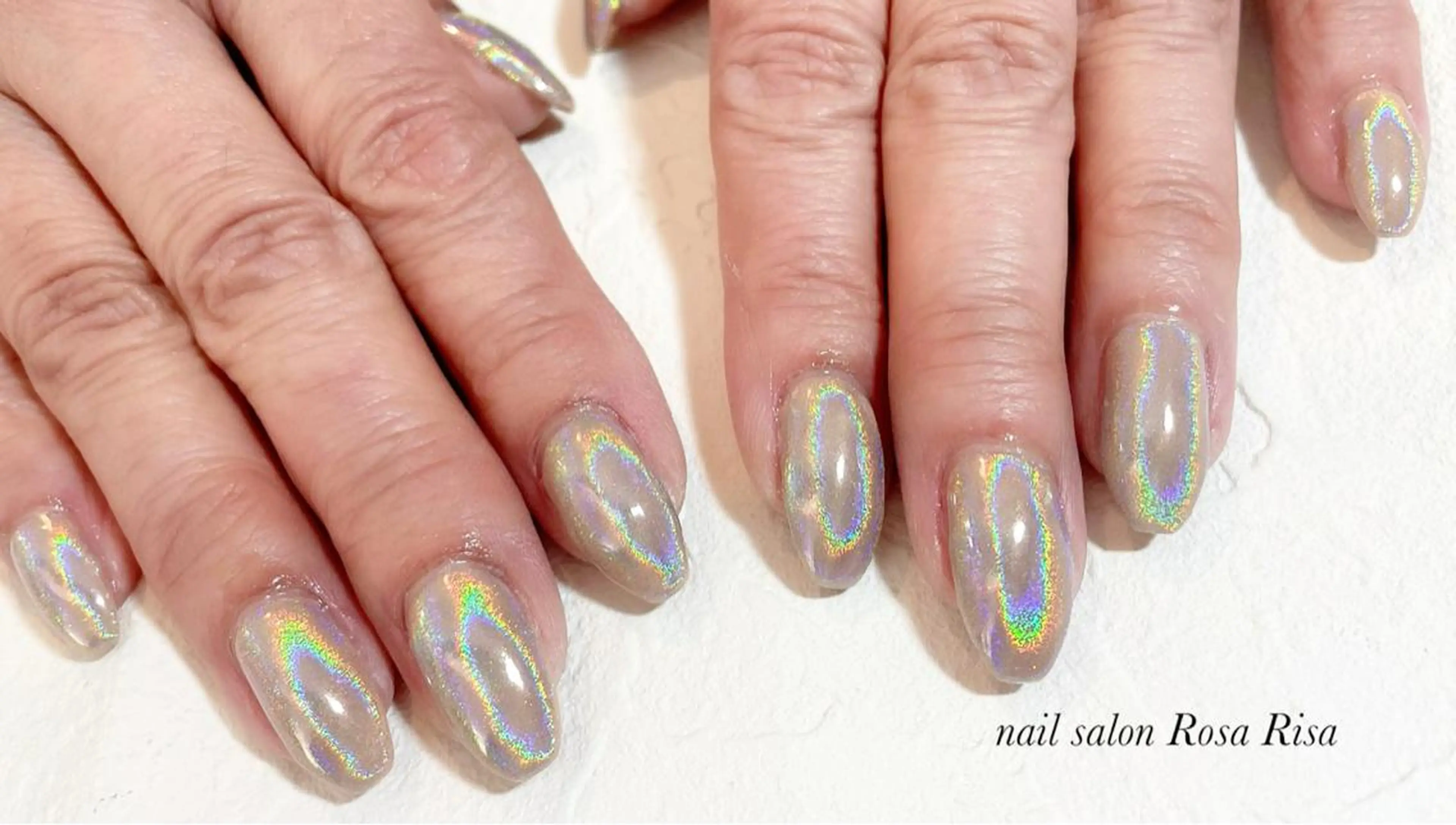 ミディアム ネイル ミラーネイル ネイルスタジオ シェイクユアハンズのネイルデザイン