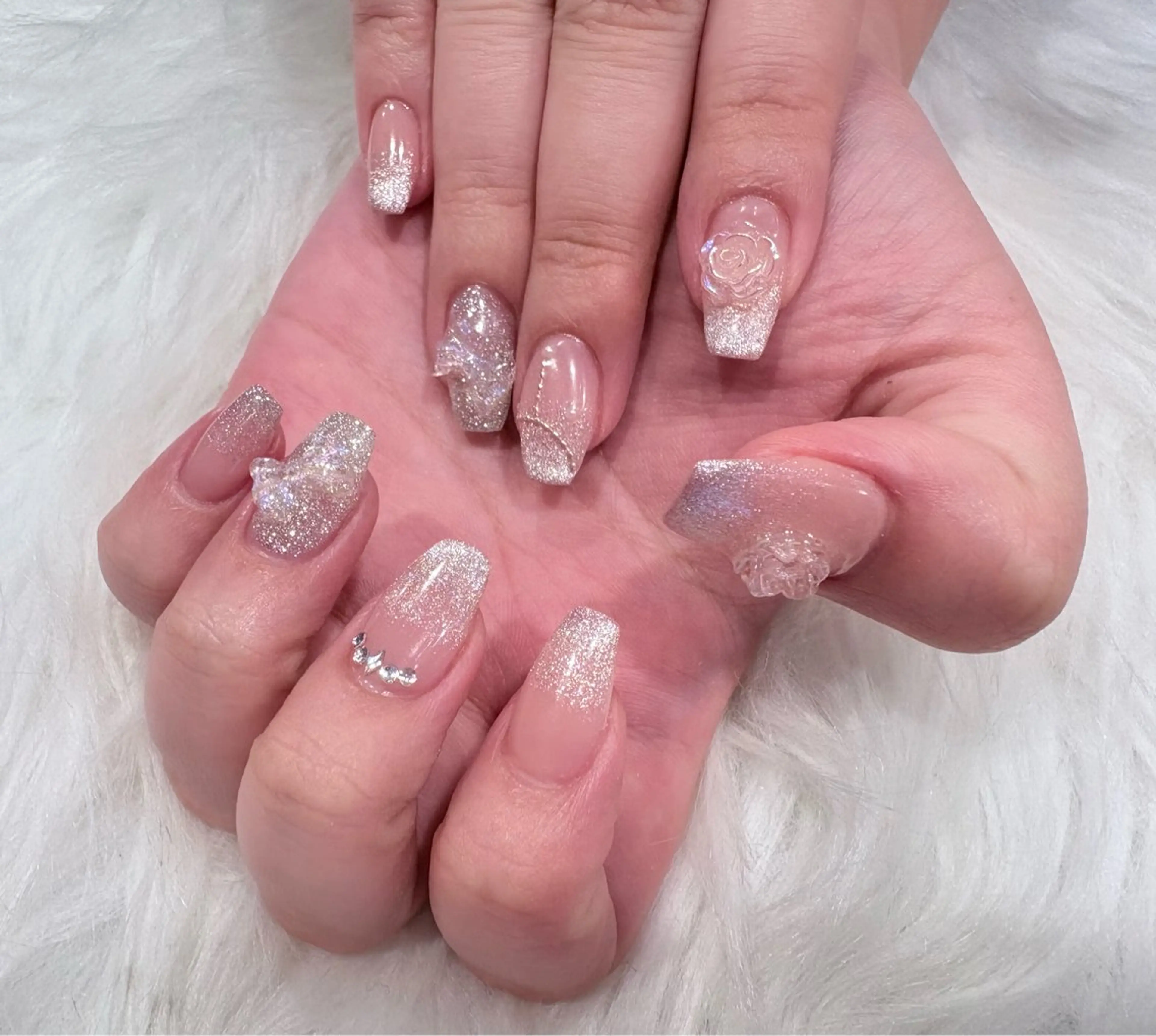 ネイル ストーンネイル Nobody_ Minのネイルデザイン