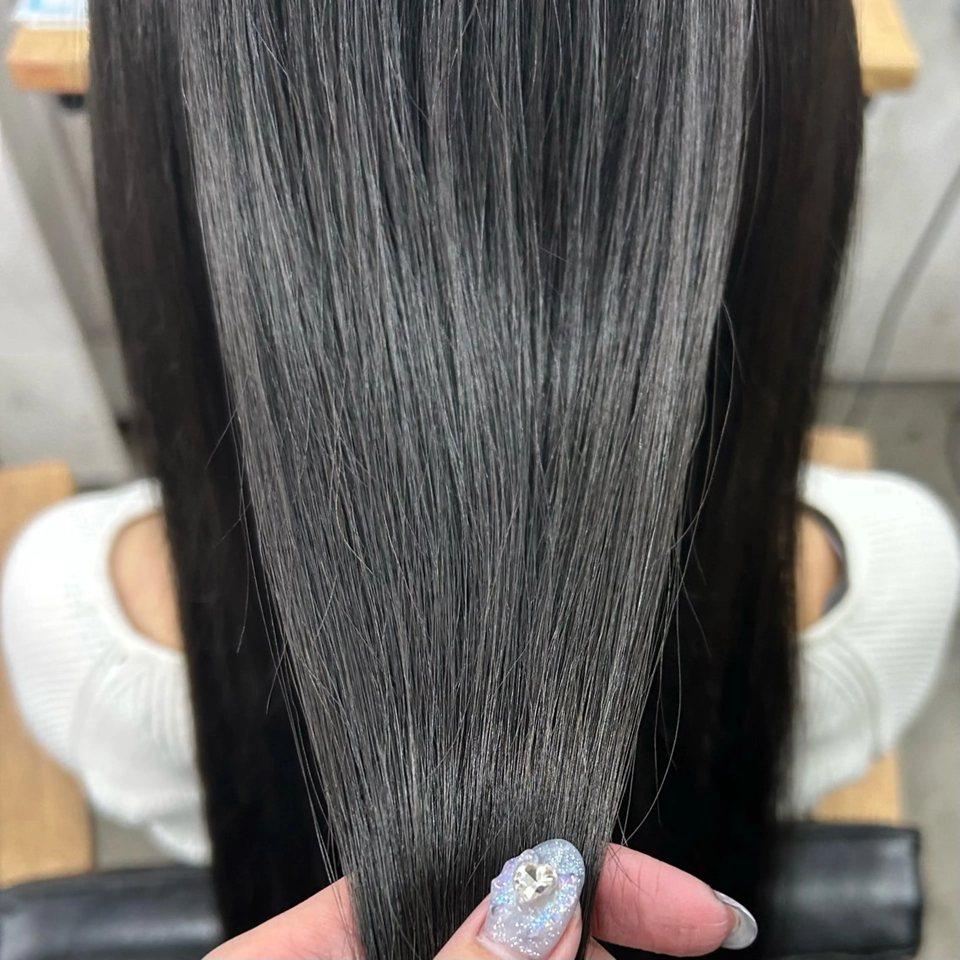 ロング カラー 黒髪 グレーブラック ヘアカラー あやめ🪽 オリーブ/ハイトーンのヘアスタイル