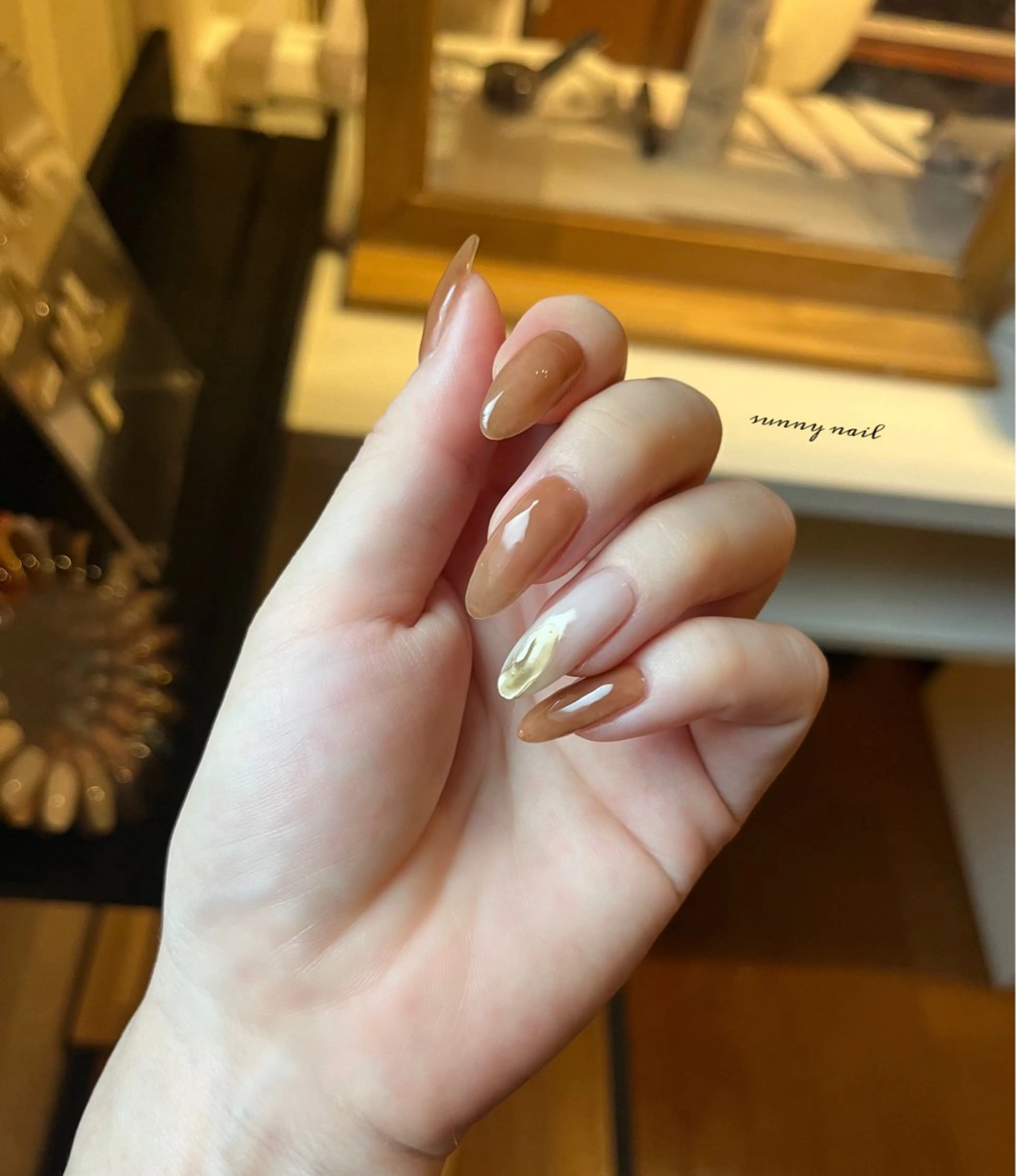 ネイル ブラウン ゴールド ニュアンスネイル ワンカラーネイル シンプルネイル sunny nailのネイルデザイン