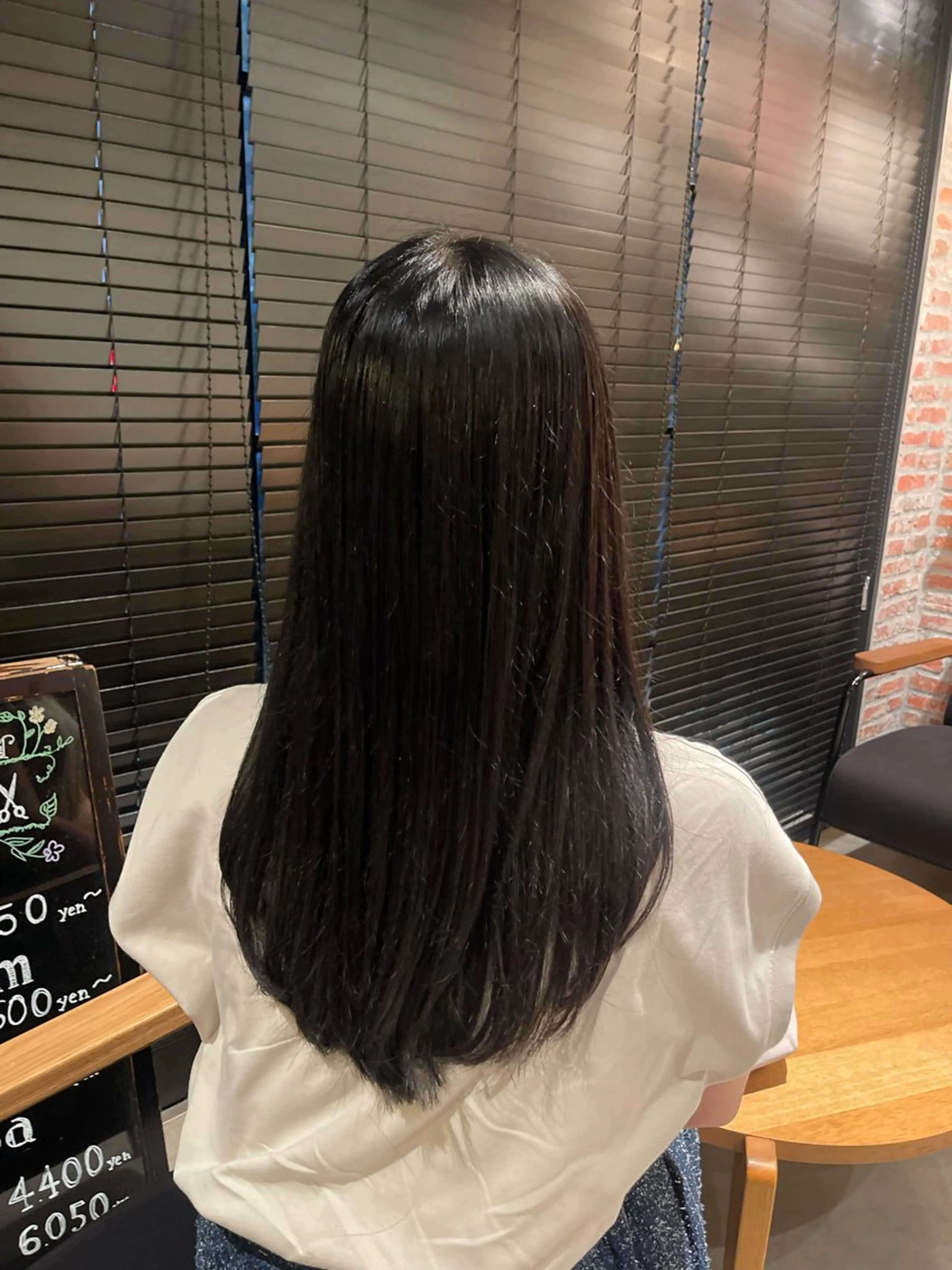 ロング rin 🖤〈大宮〉のヘアスタイル