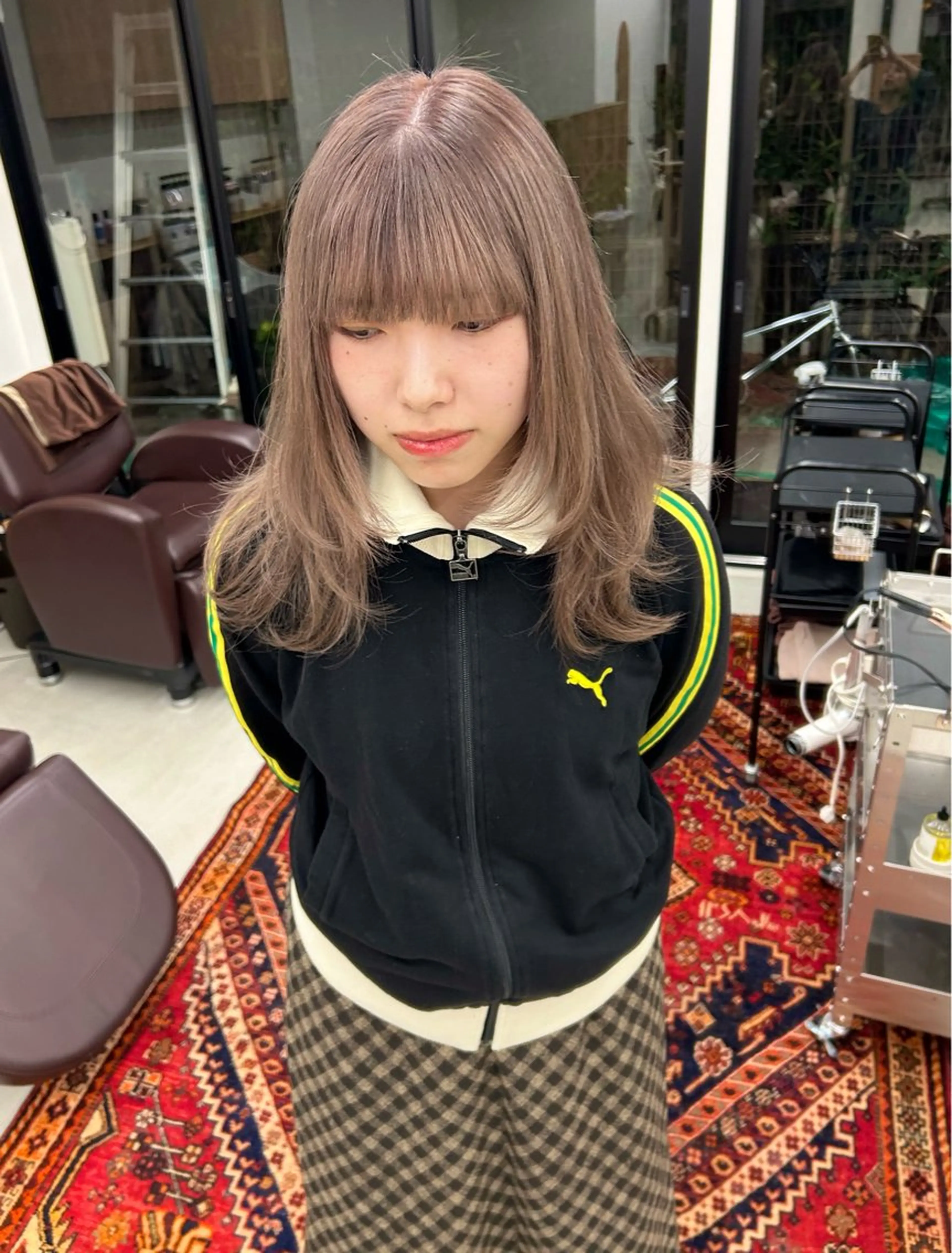 セミロング カラー パーマ ヘアアレンジ デザインカラー/ボブ ブリーチカラー/ユリのヘアスタイル