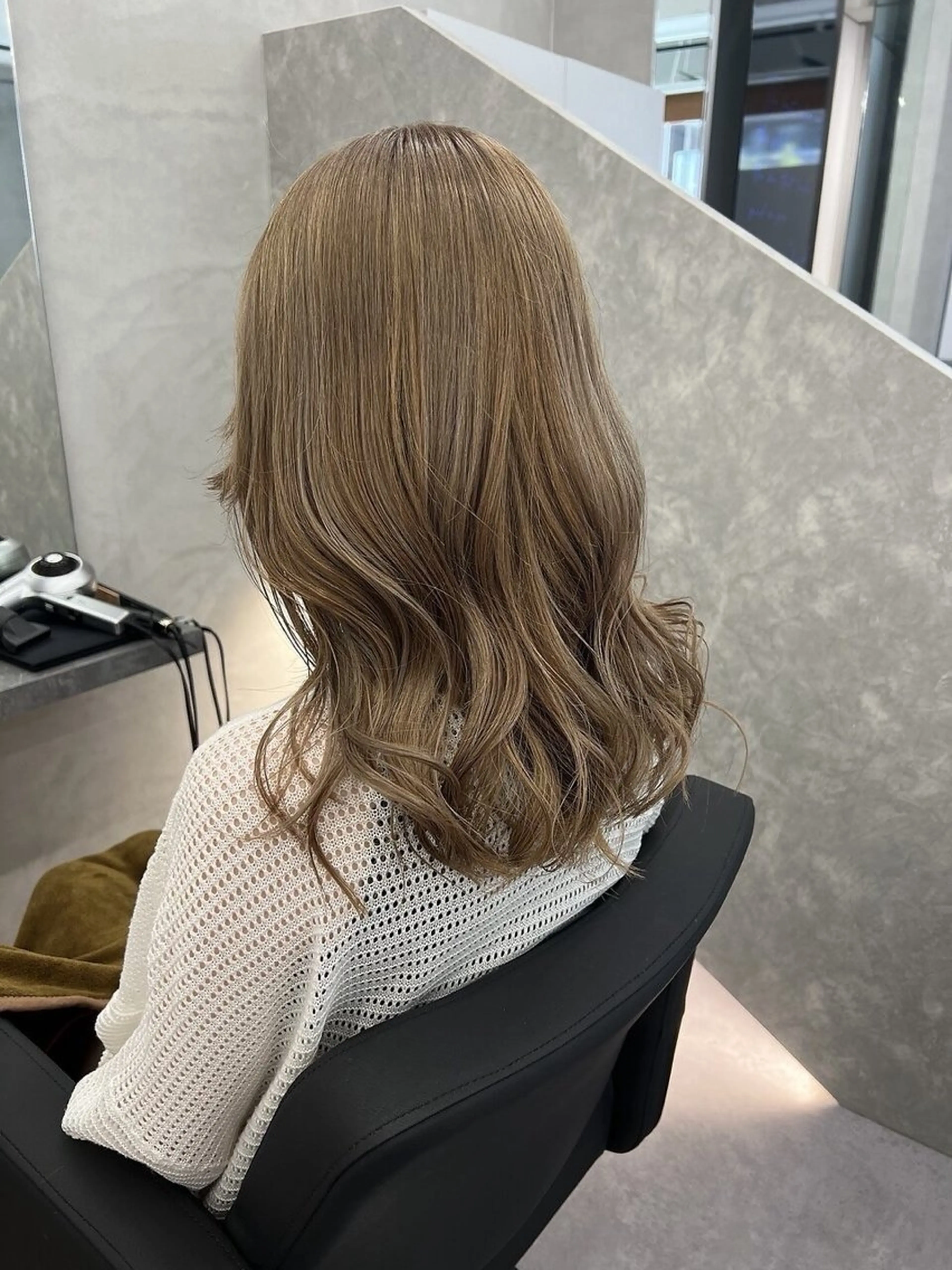 セミロング カラー 江坂 mikuのヘアスタイル