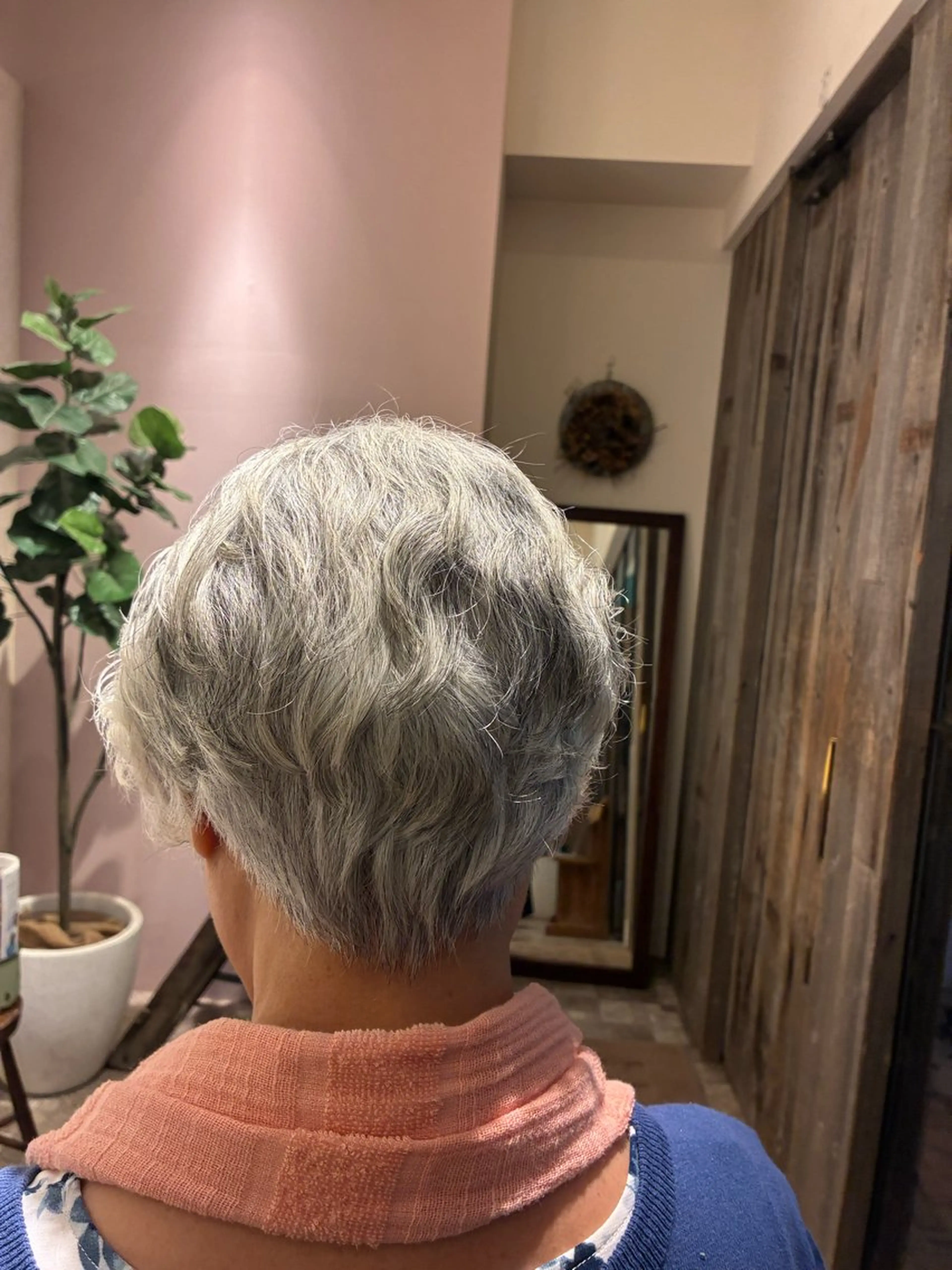 ショート パーマ 米谷 真奈美のヘアスタイル