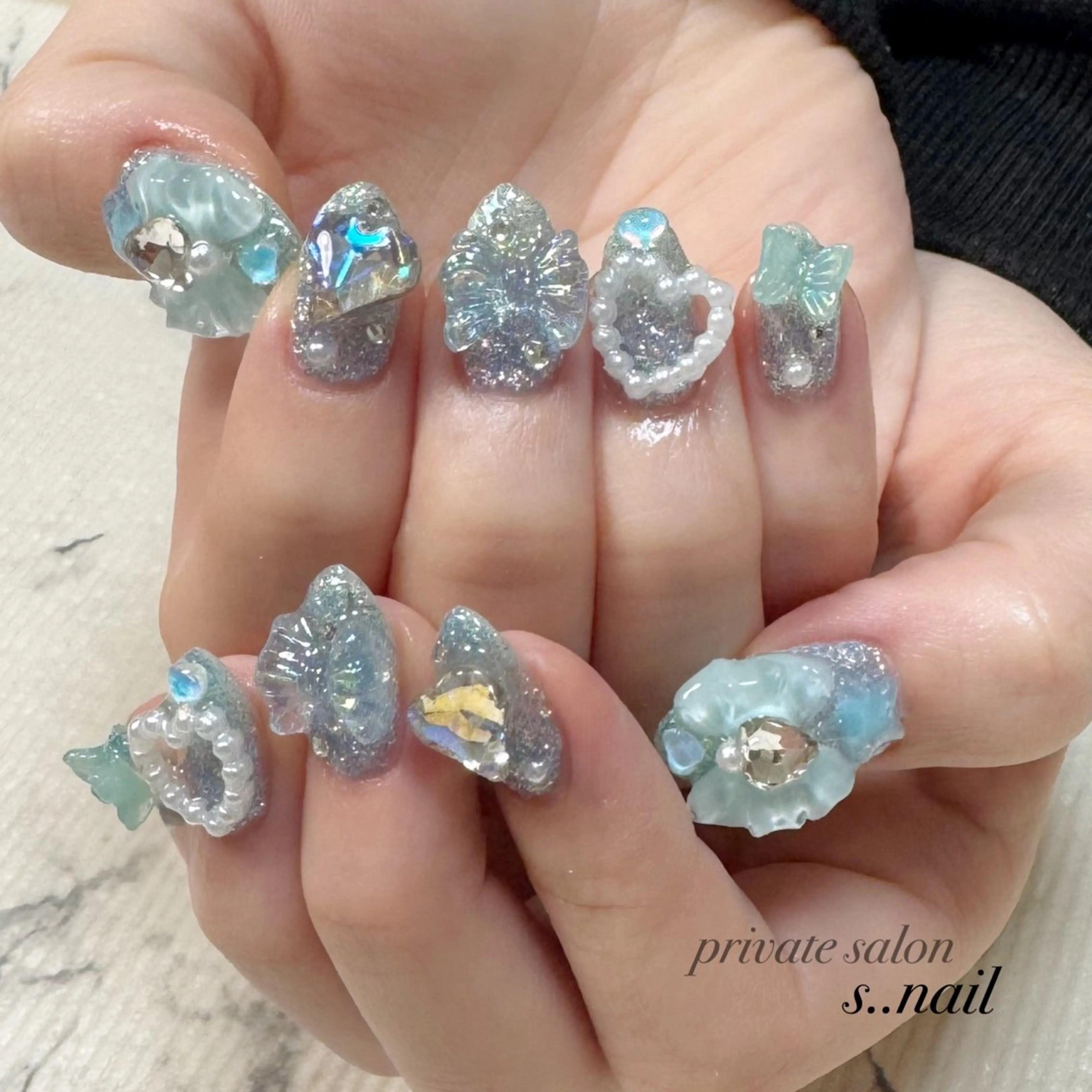ネイル ラメ(グリッター) 水色 ハンドネイル フットネイル s..nail / MORITAのネイルデザイン