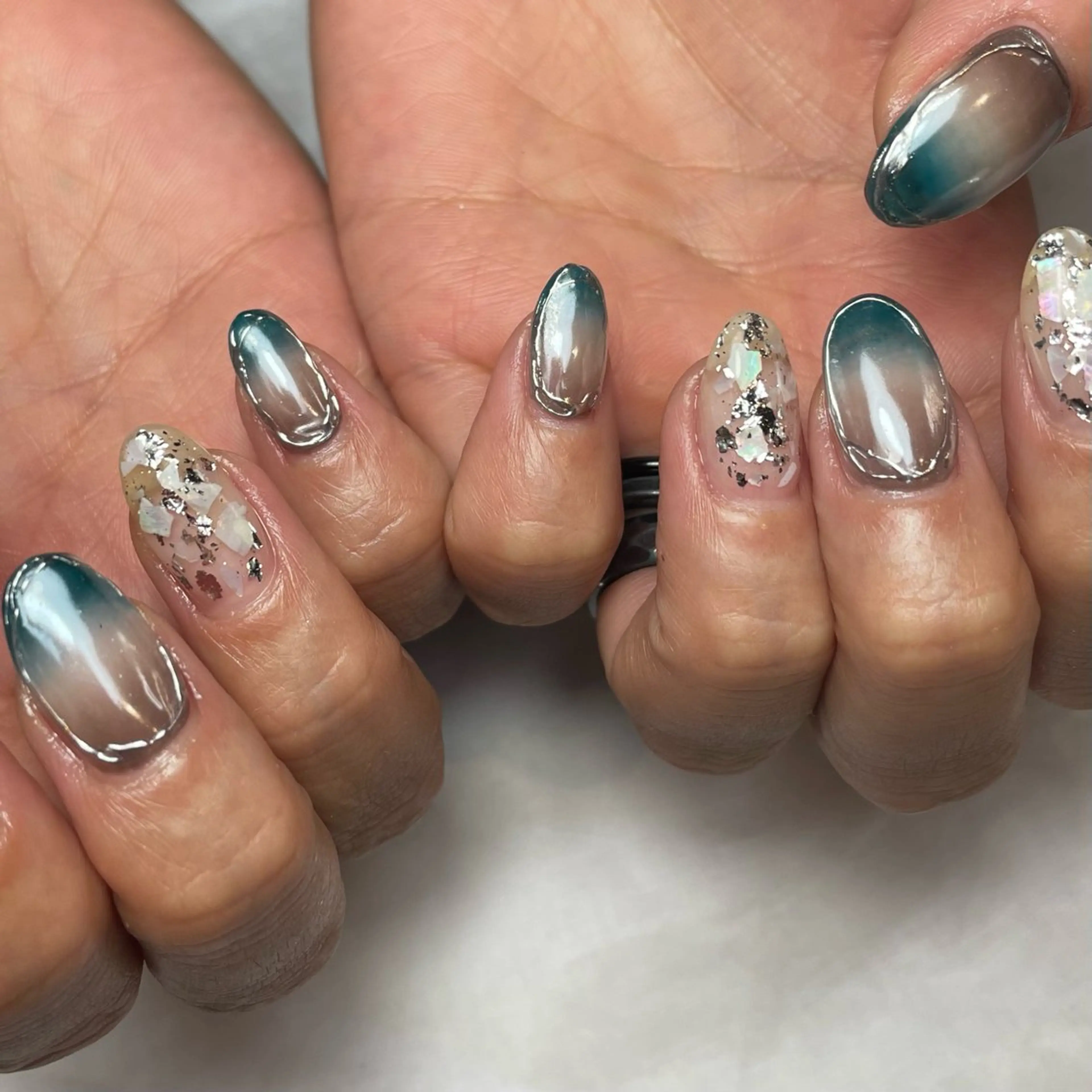 ネイル ミラーネイル 持ち込み シルバー ホワイト ハンドネイル Reflection marikoのネイルデザイン