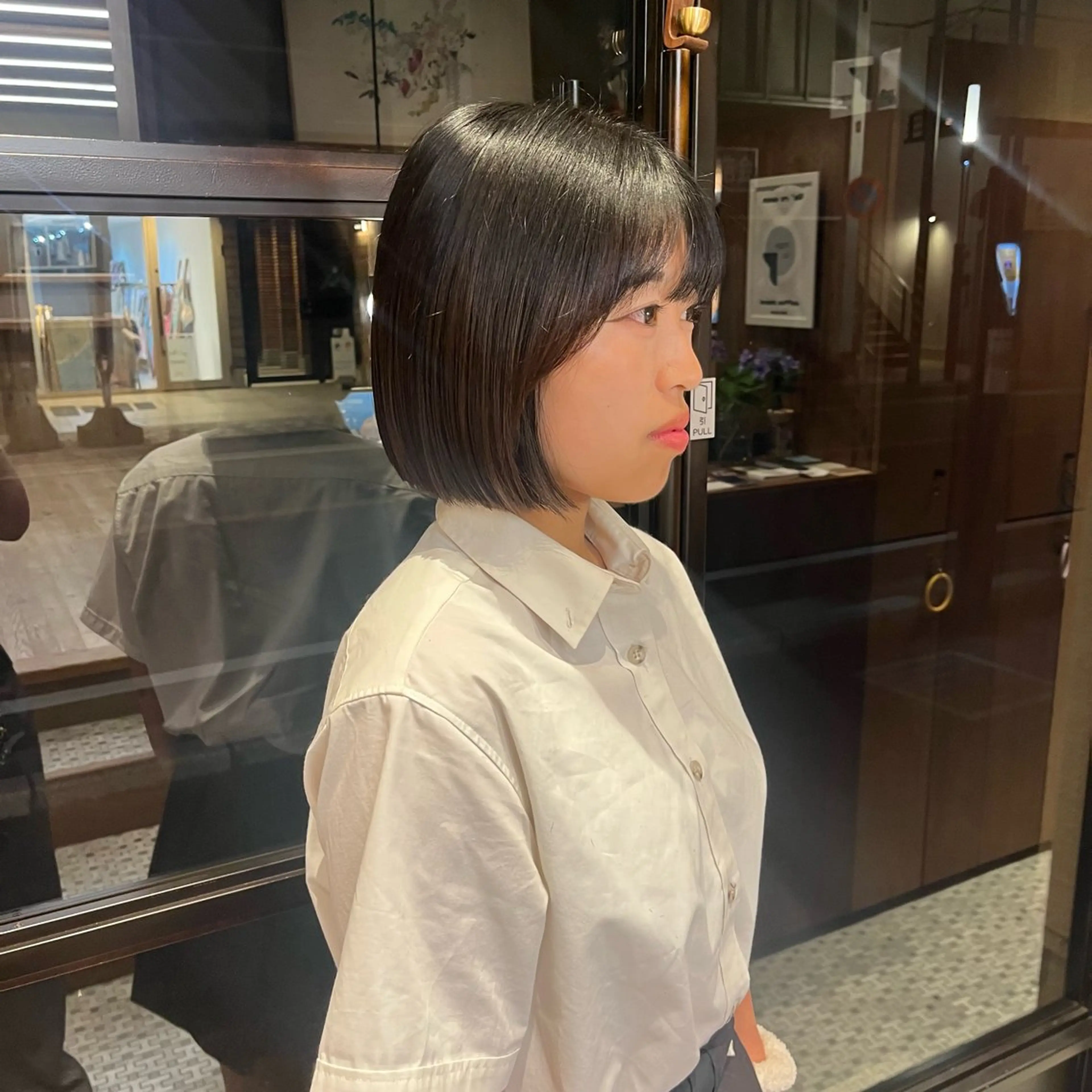 ミディアム ボブ カット Wカラー🐾 ハルナのヘアスタイル