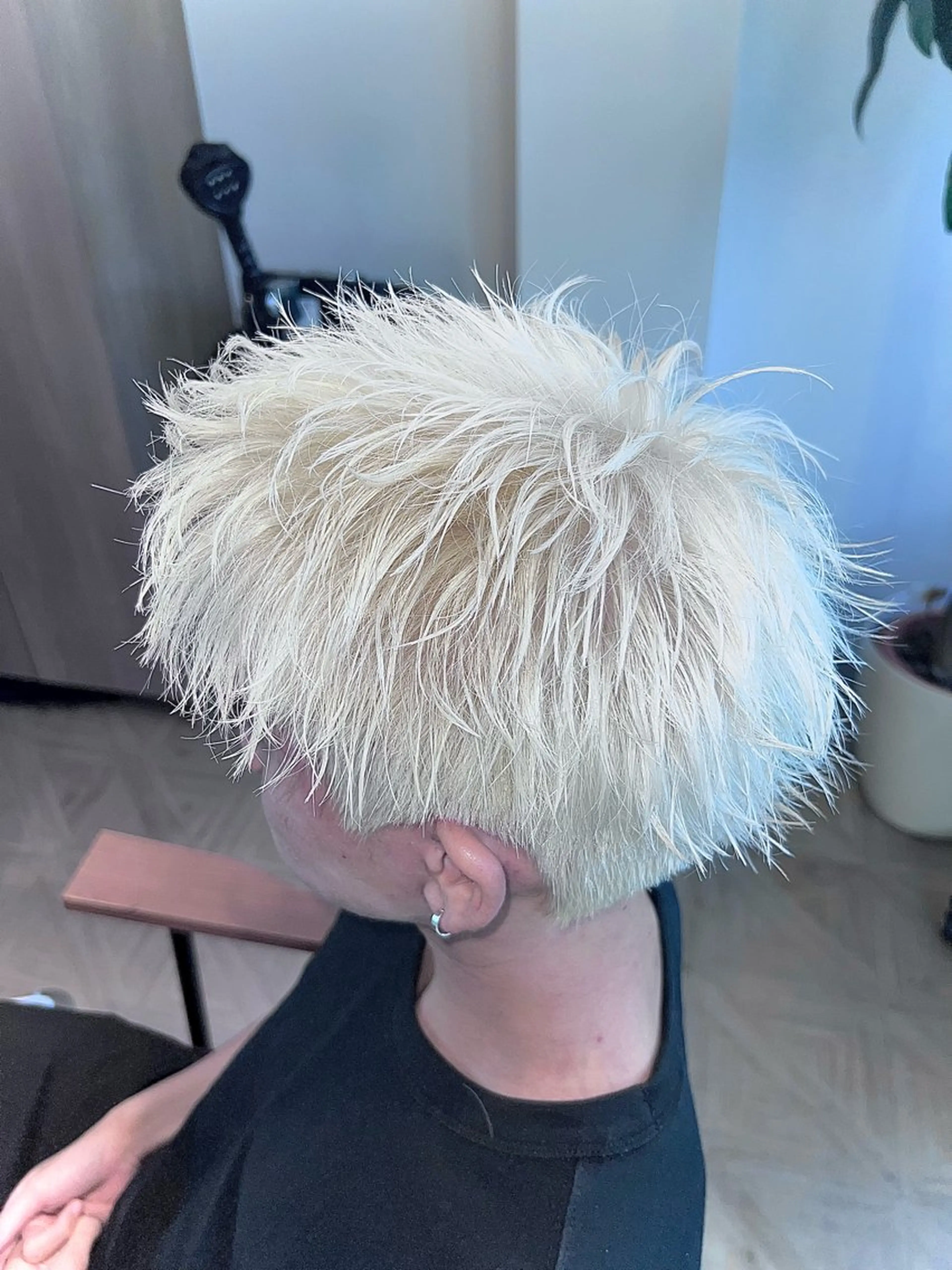 ショート カラー ブリーチ HAIRLABO 篠崎空竜のヘアスタイル