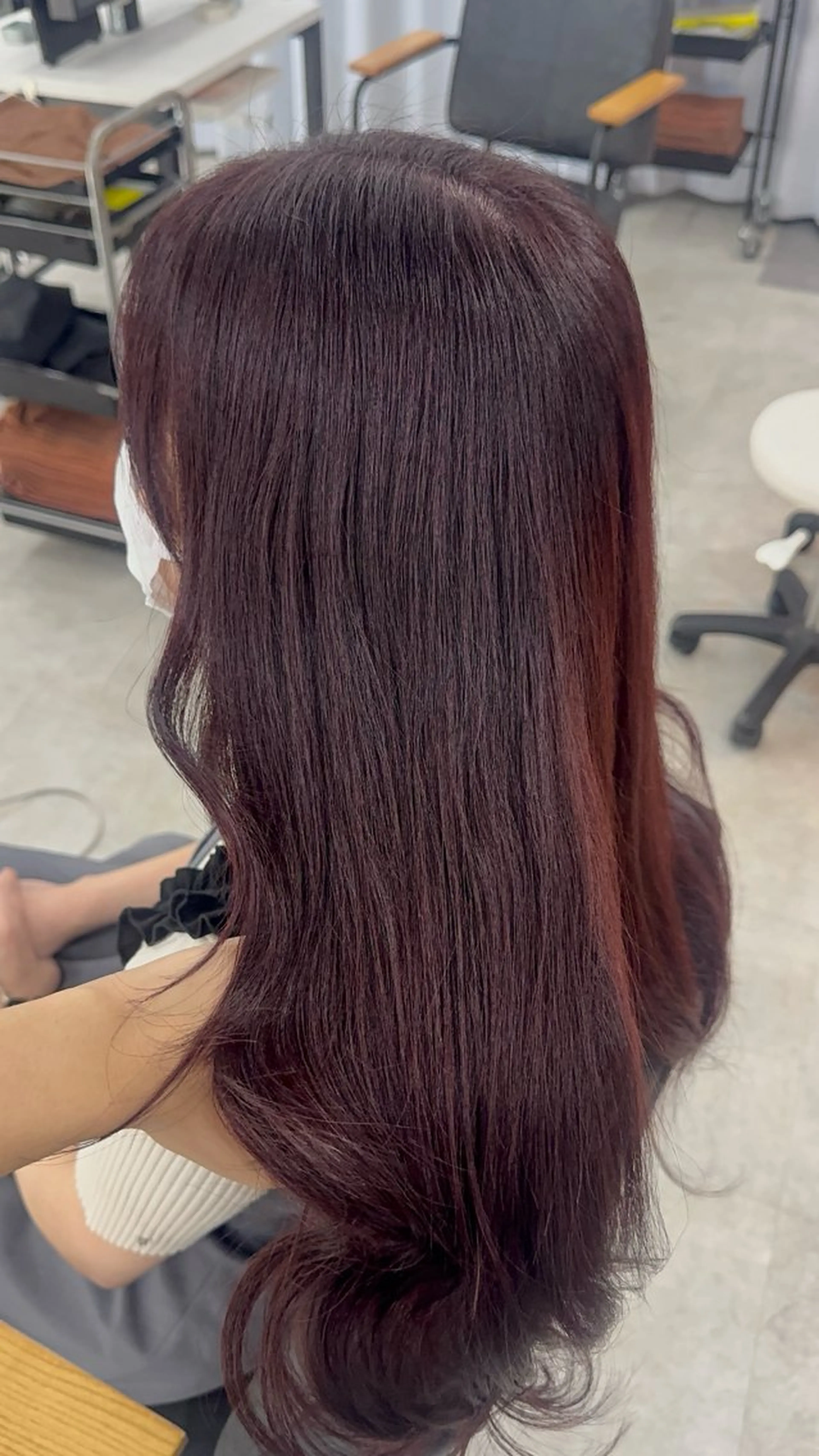 ロング カラー アッシュ アッシュブラウン ベージュカラー 黒髪 ブリーチ カット ヘアカラー トリートメント 赤み無し柔らかカラー 【梅田】madokaのヘアスタイル