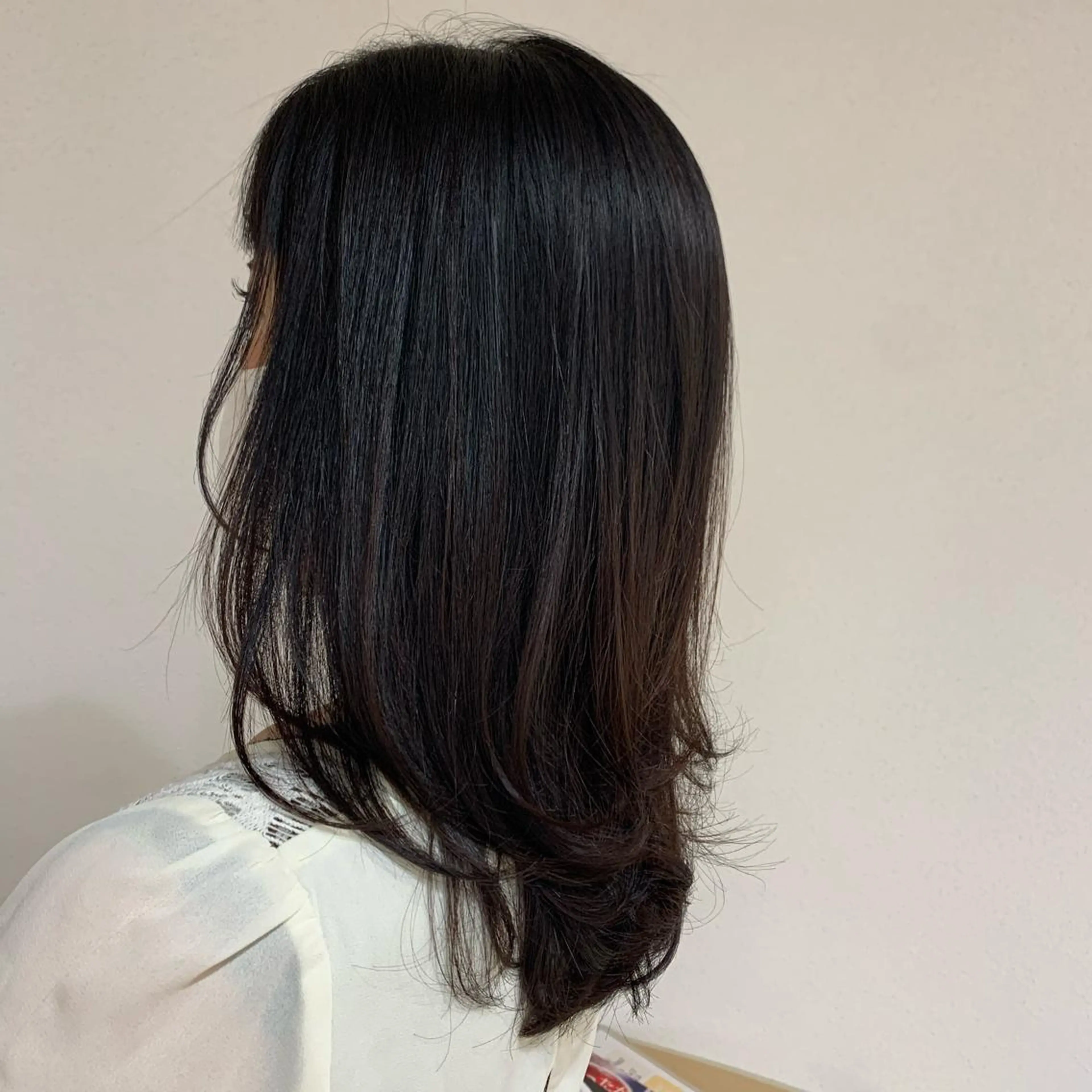 ミディアム 大谷 菜月のヘアスタイル