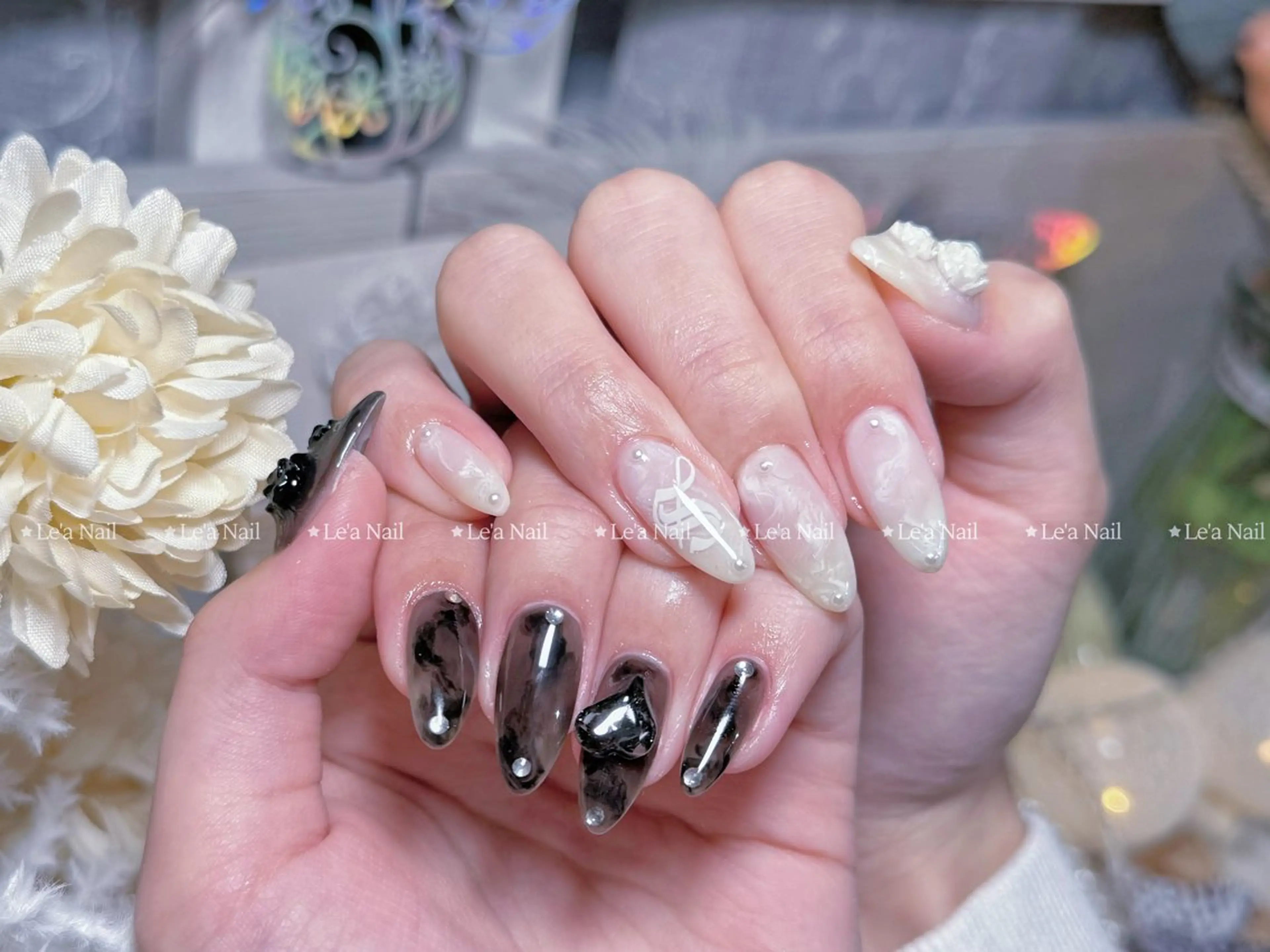 ネイル フラッシュネイル フットネイル フレンチネイル ジェルネイル ガラスフレンチ ハンドネイル ハンドケア Luxe Nail Salonのネイルデザイン