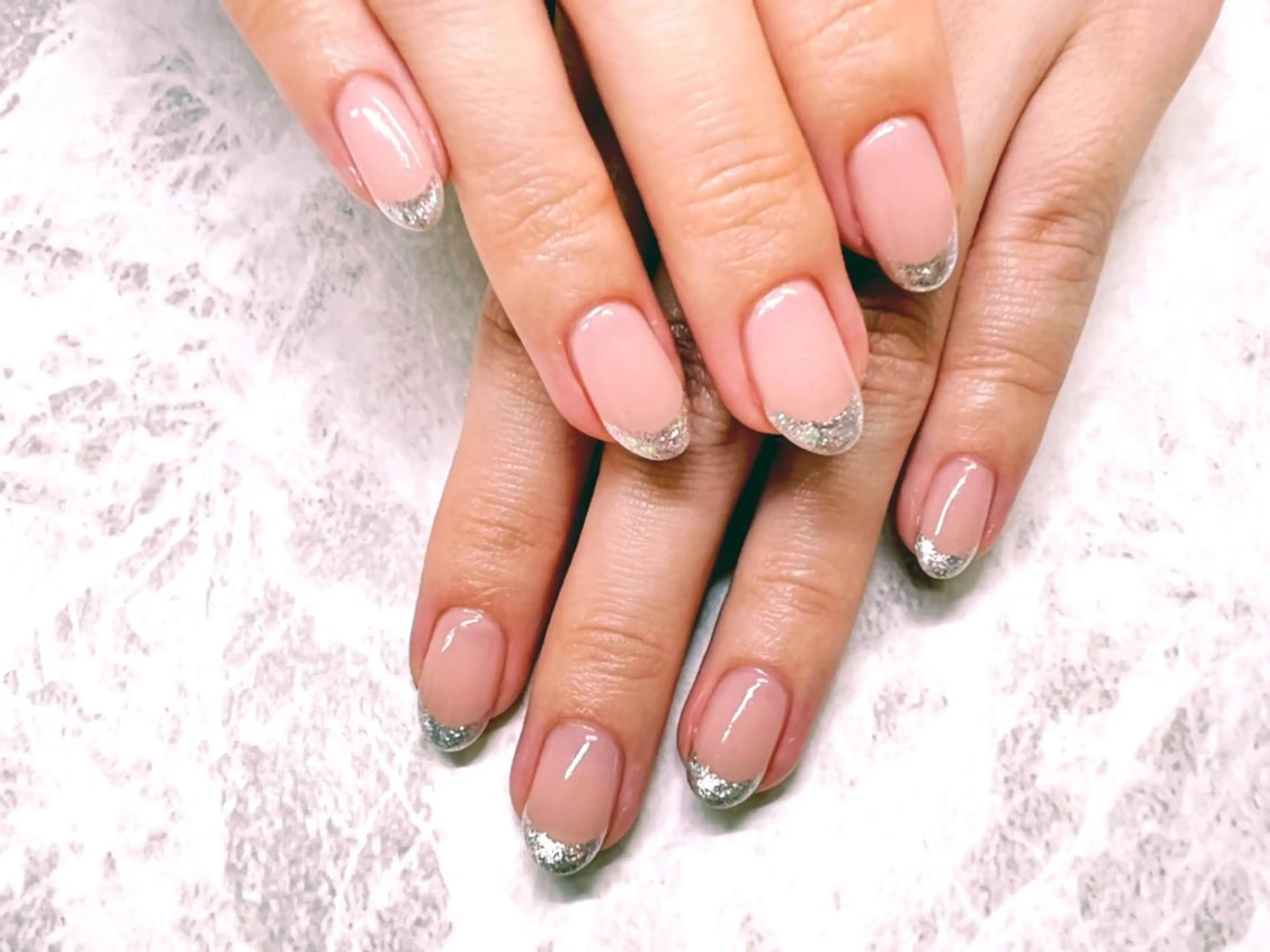 ネイル フレンチネイル ガラスフレンチ ユリシスネイル 担当近藤のネイルデザイン