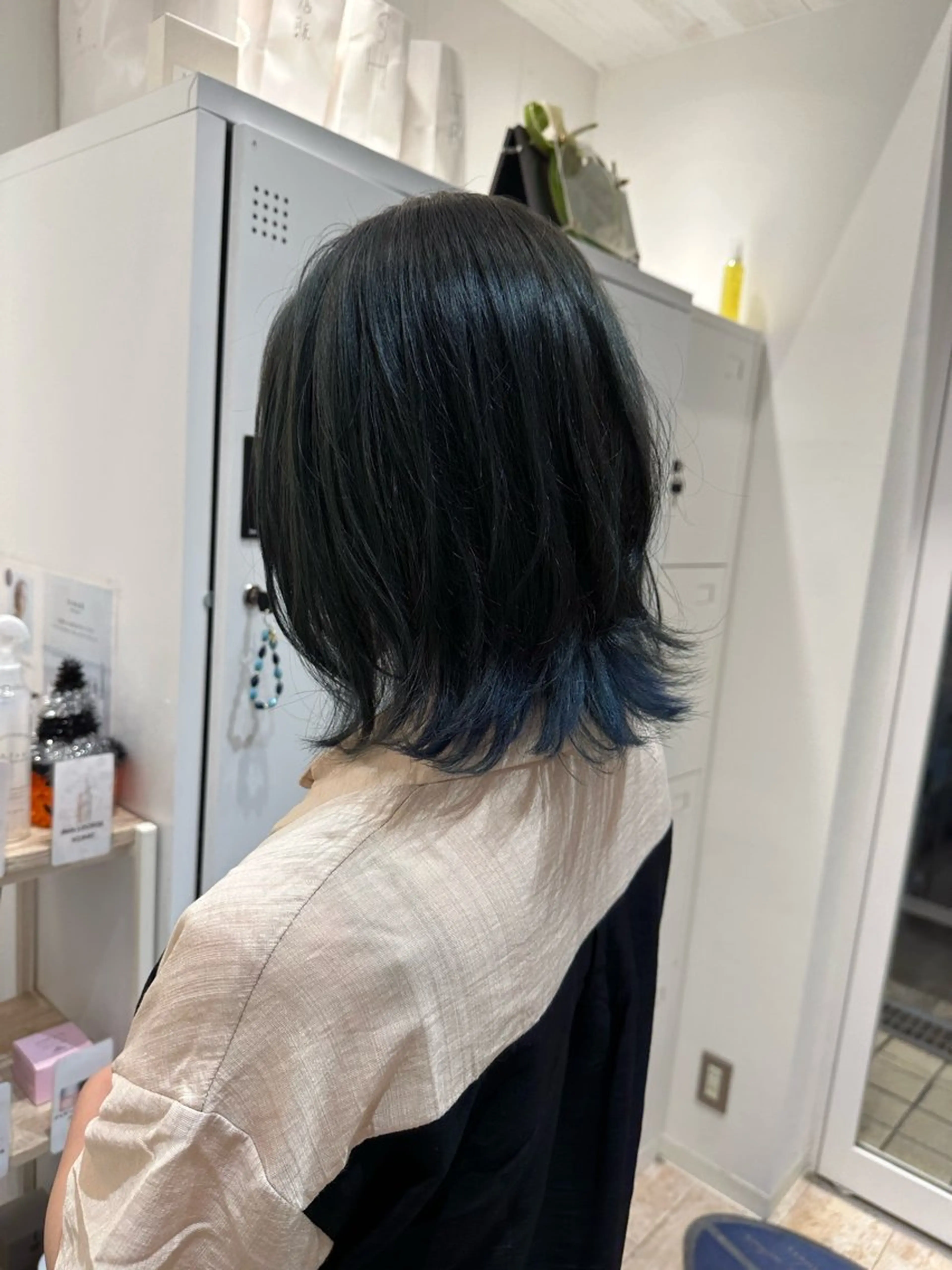 ミディアム ウルフカット 若山 敦のヘアスタイル