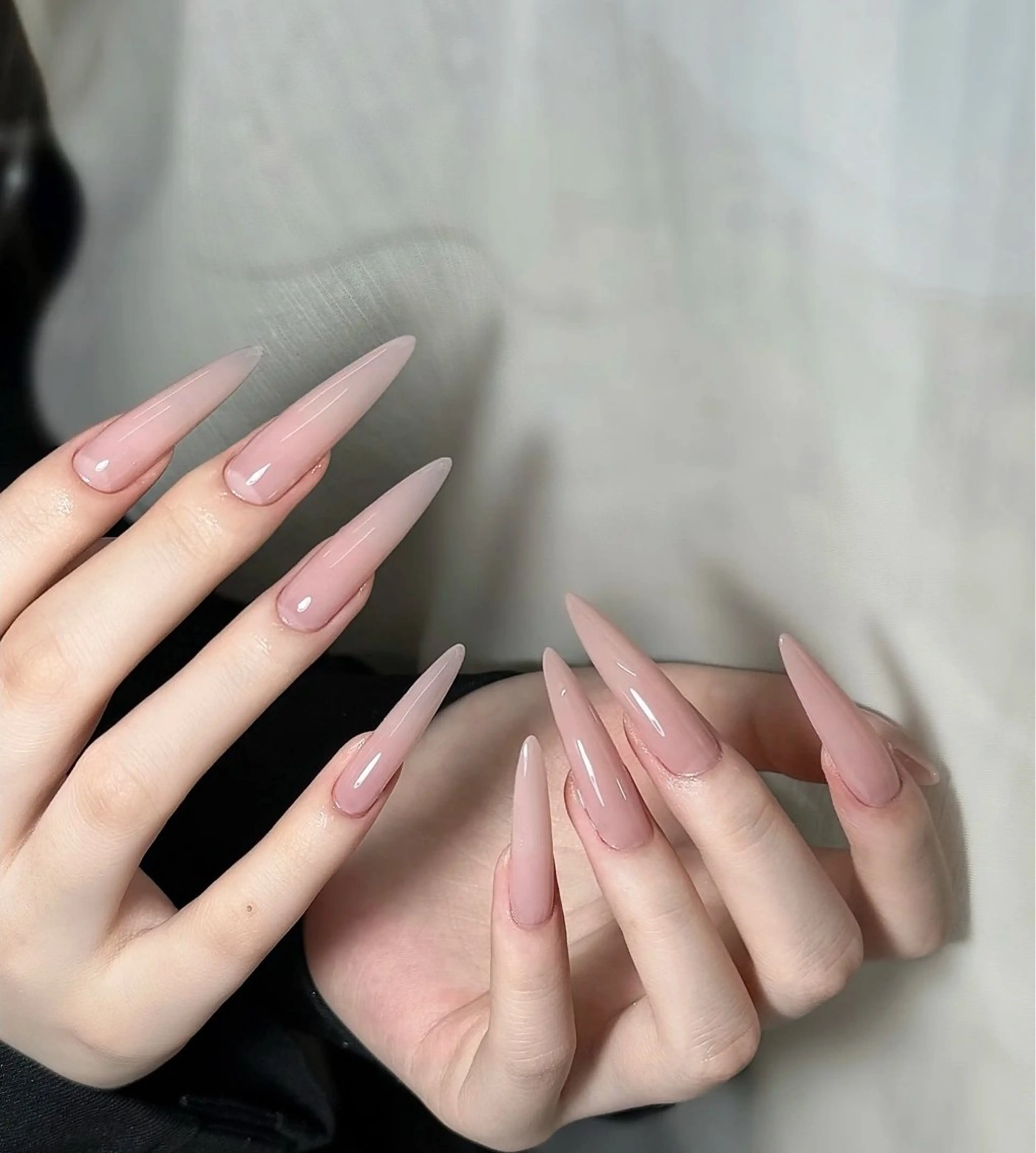 ☆NEWOPEN記念(オフあり)《チップ長さだし》ワンカラー／ラメグラ+2個パーツ付きの写真