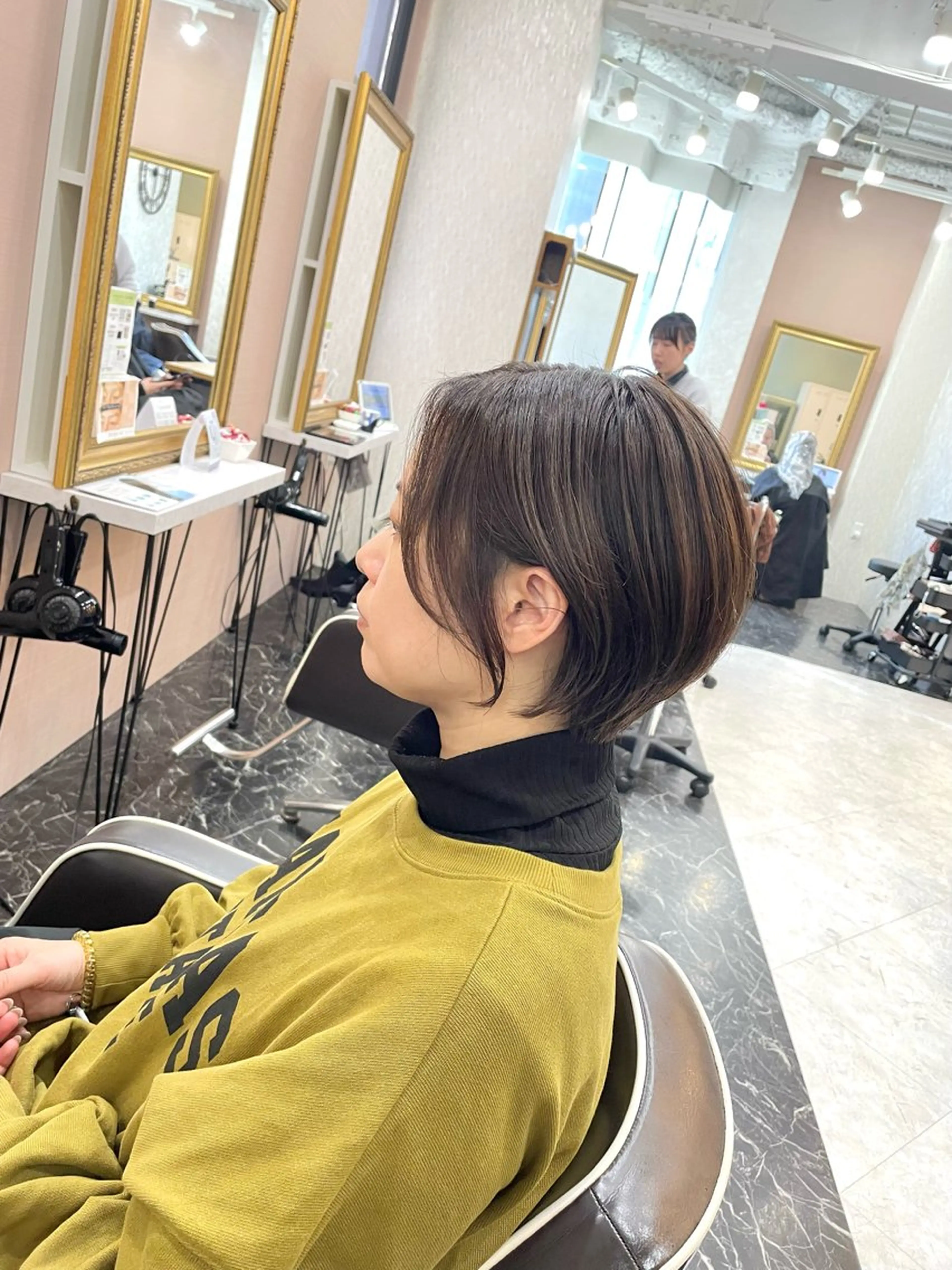 ショート カット ヘアカラー 亀川蓮 Agu hairのヘアスタイル