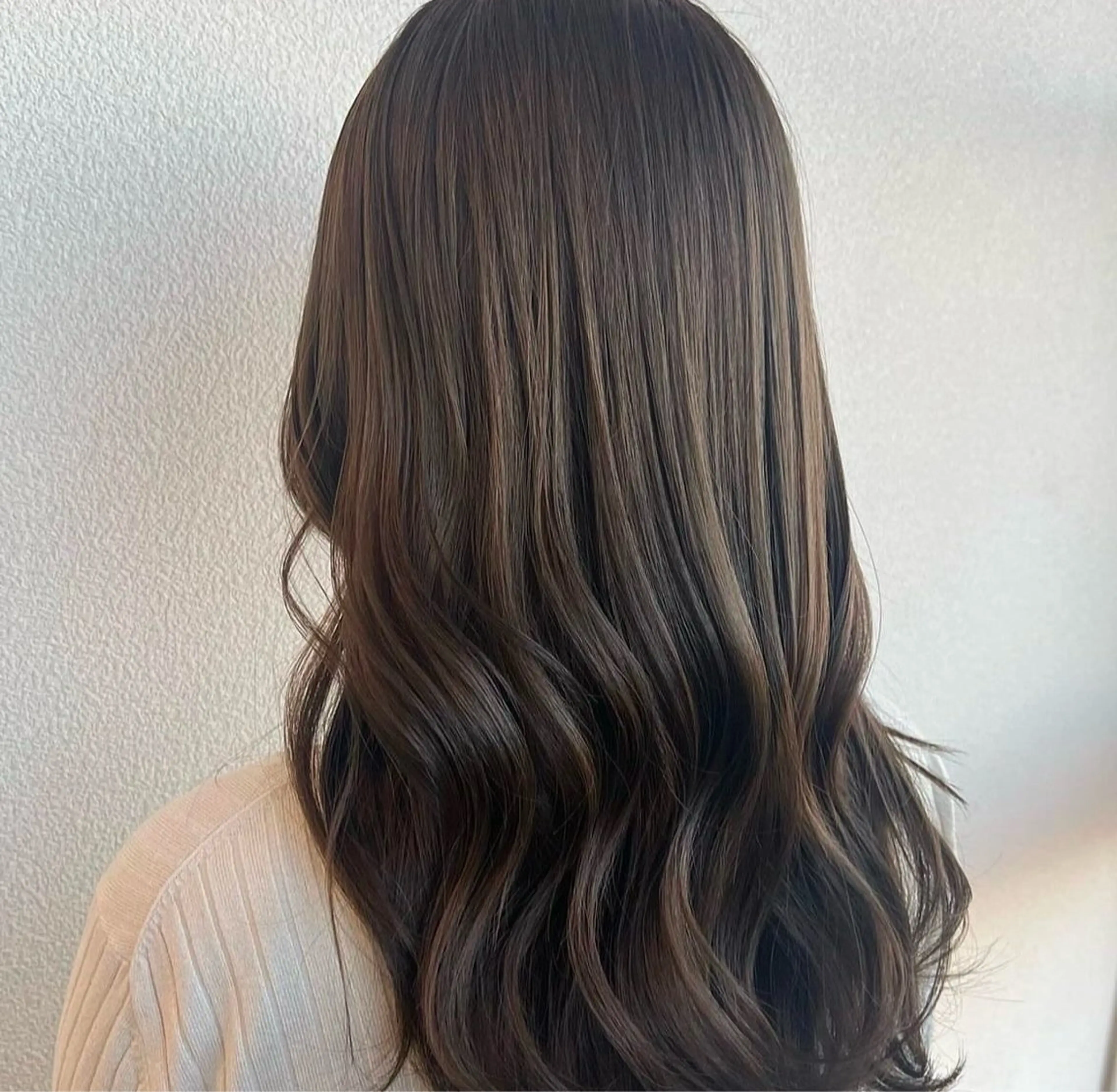 ロング ヘアカラー トリートメント 特化✨透明感カラー 白髪染め✨住田緋菜のヘアスタイル