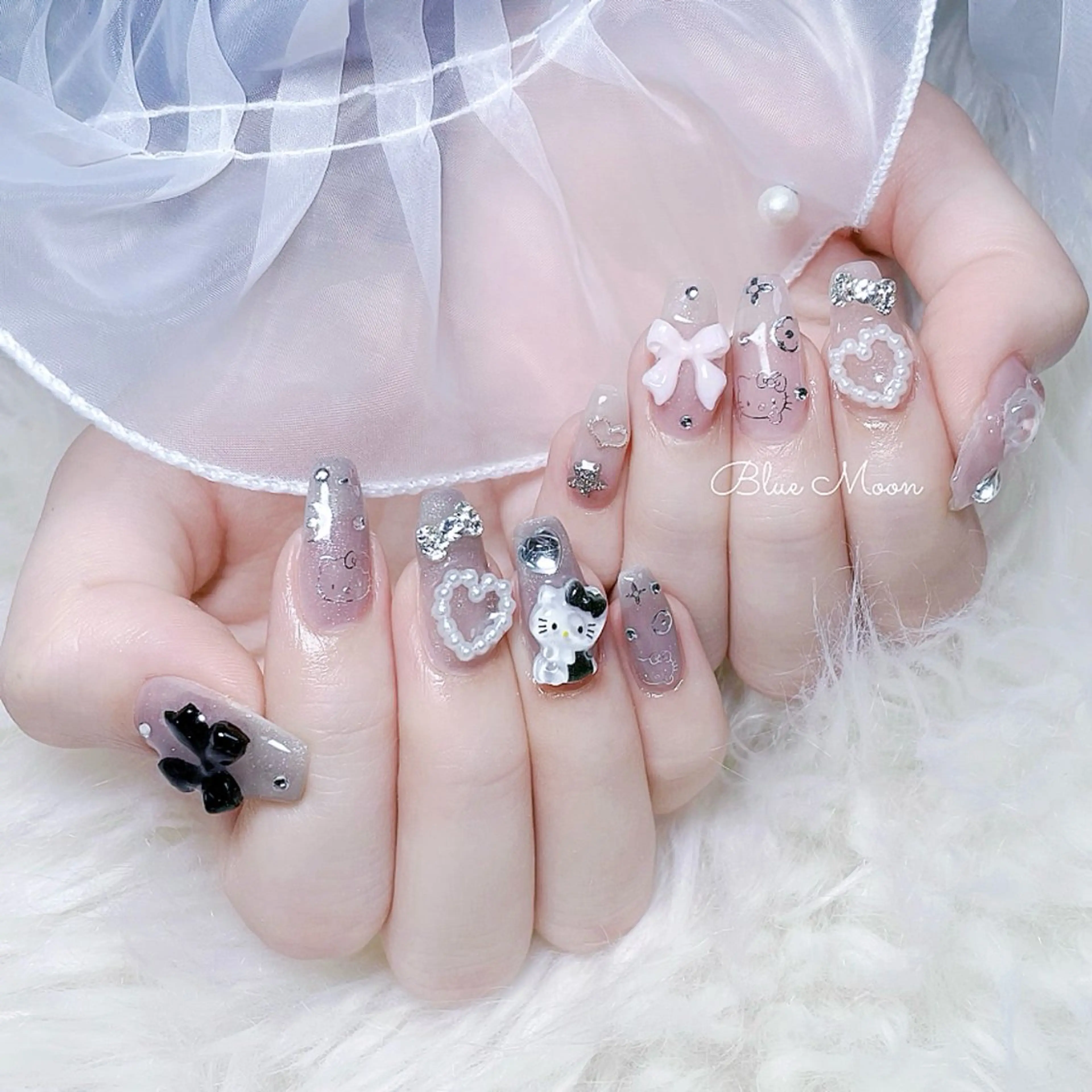 ネイル リボン ハンドネイル フットネイル ハンドケア nail salon Blue Moonのネイルデザイン