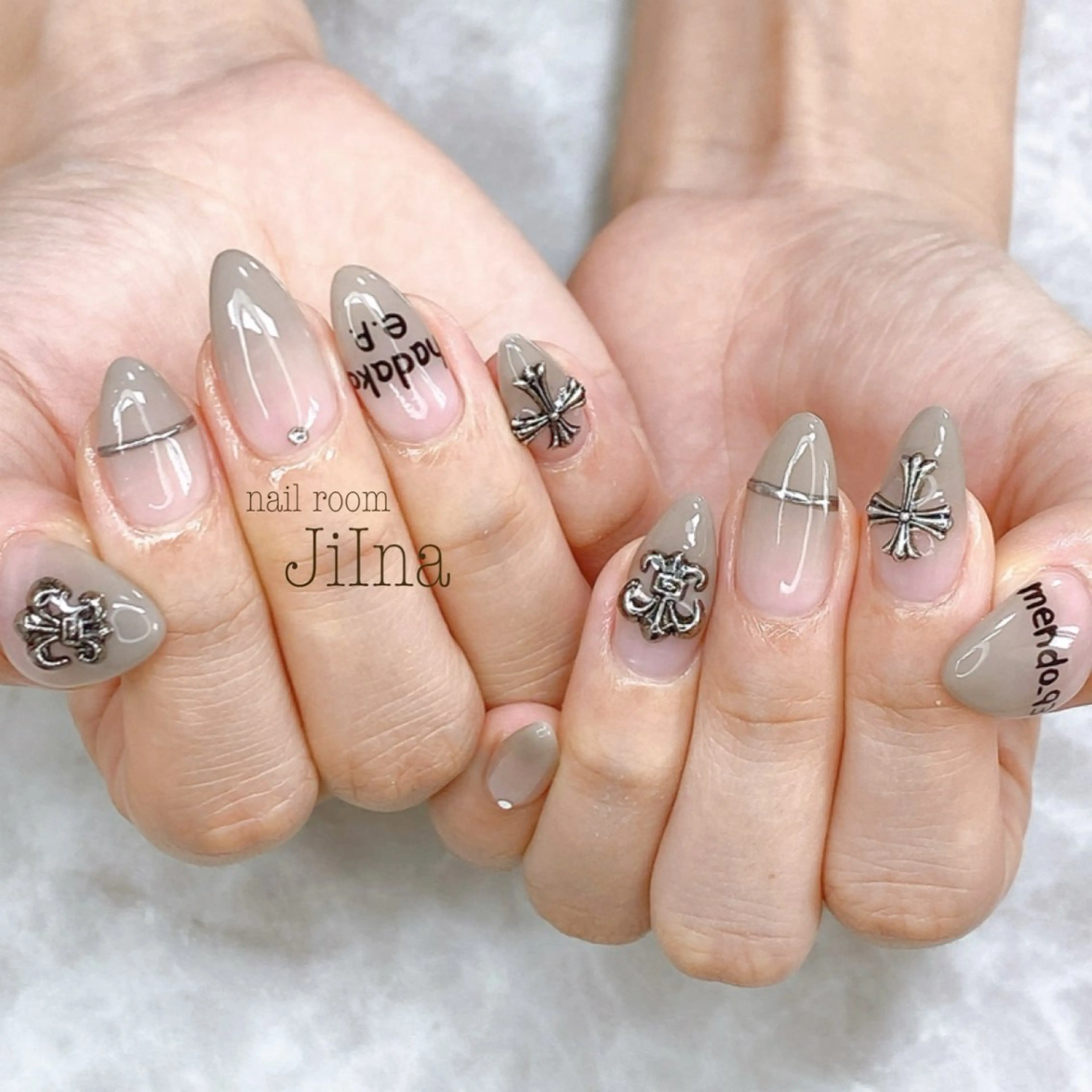 ネイル 持ち込み JiIna nailのネイルデザイン