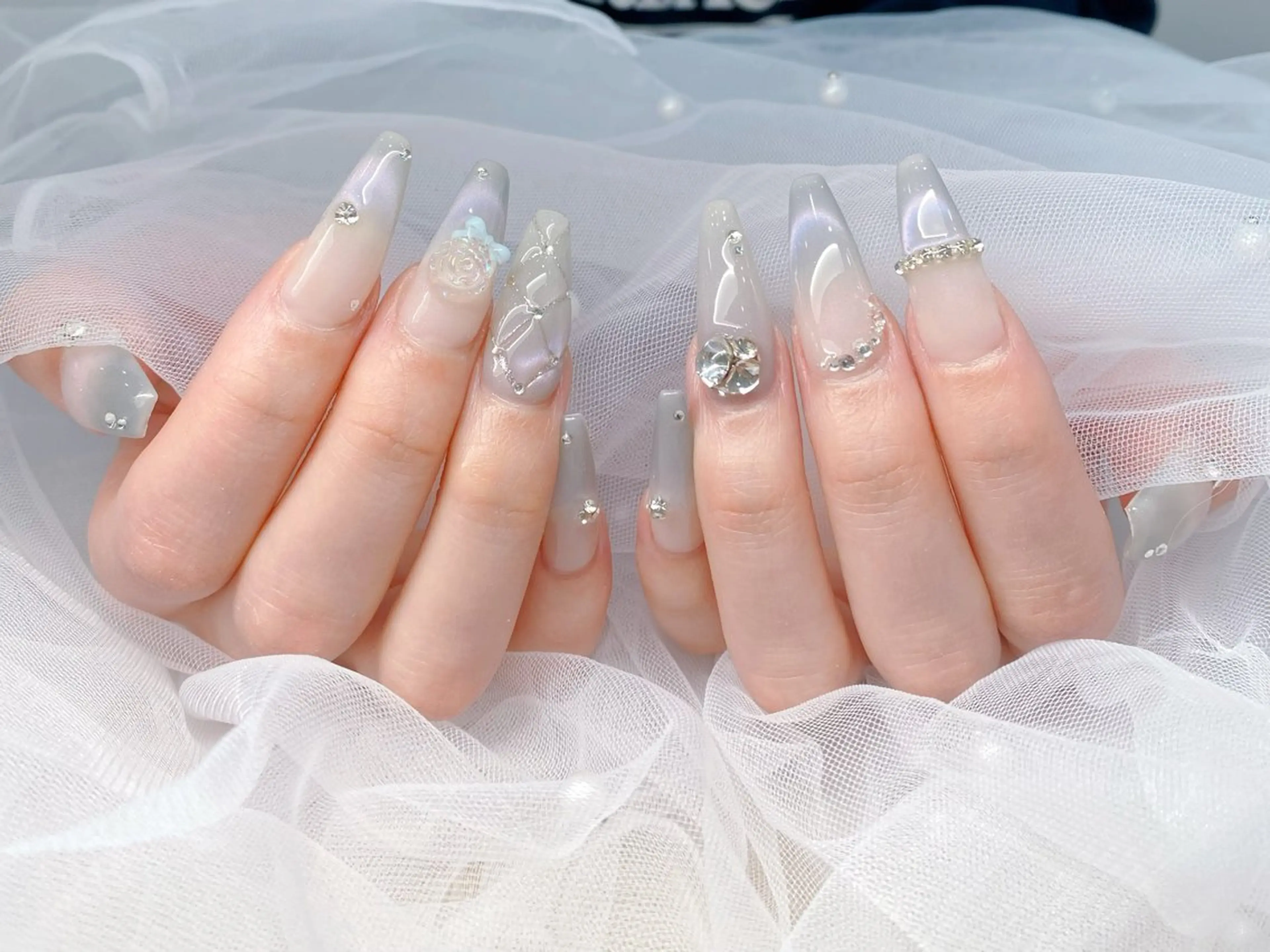 ネイル オーロラネイル ブルー チークネイル 長さ出し フットネイル ハンドネイル チップ長さ出し 専門店のネイルデザイン