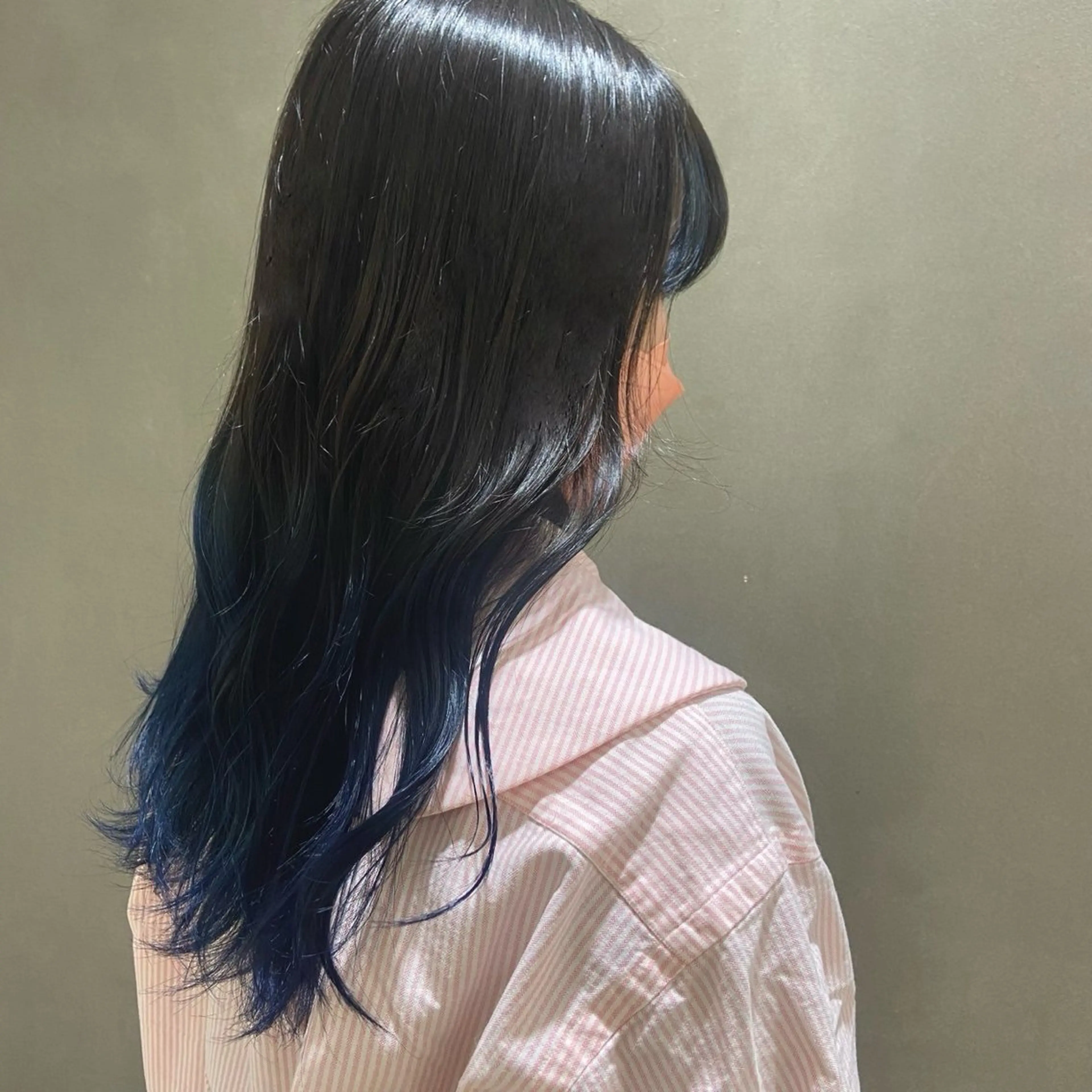 ロング カラー 瀧澤 友里のヘアスタイル