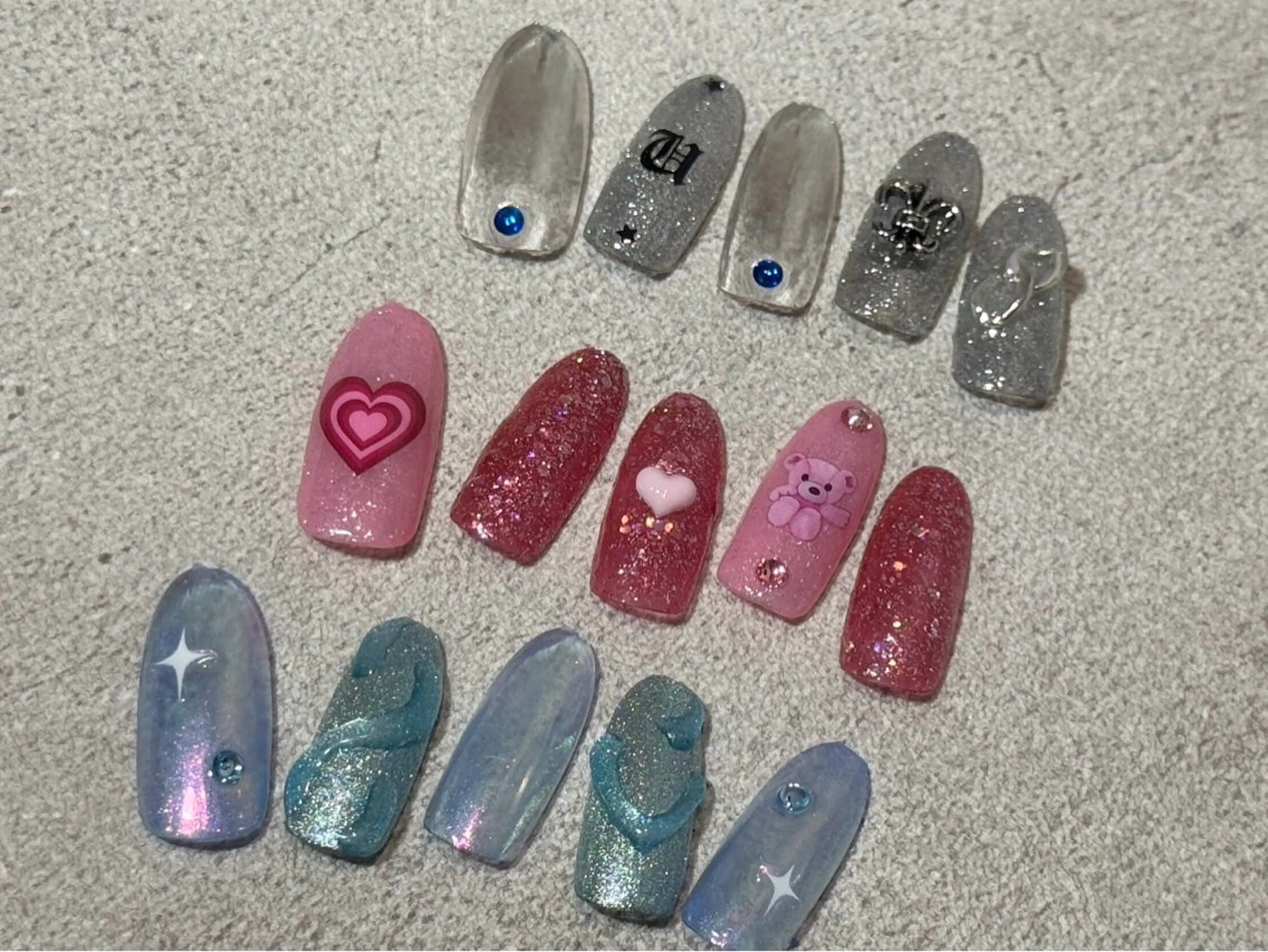 ネイル yuri 🌈のネイルデザイン