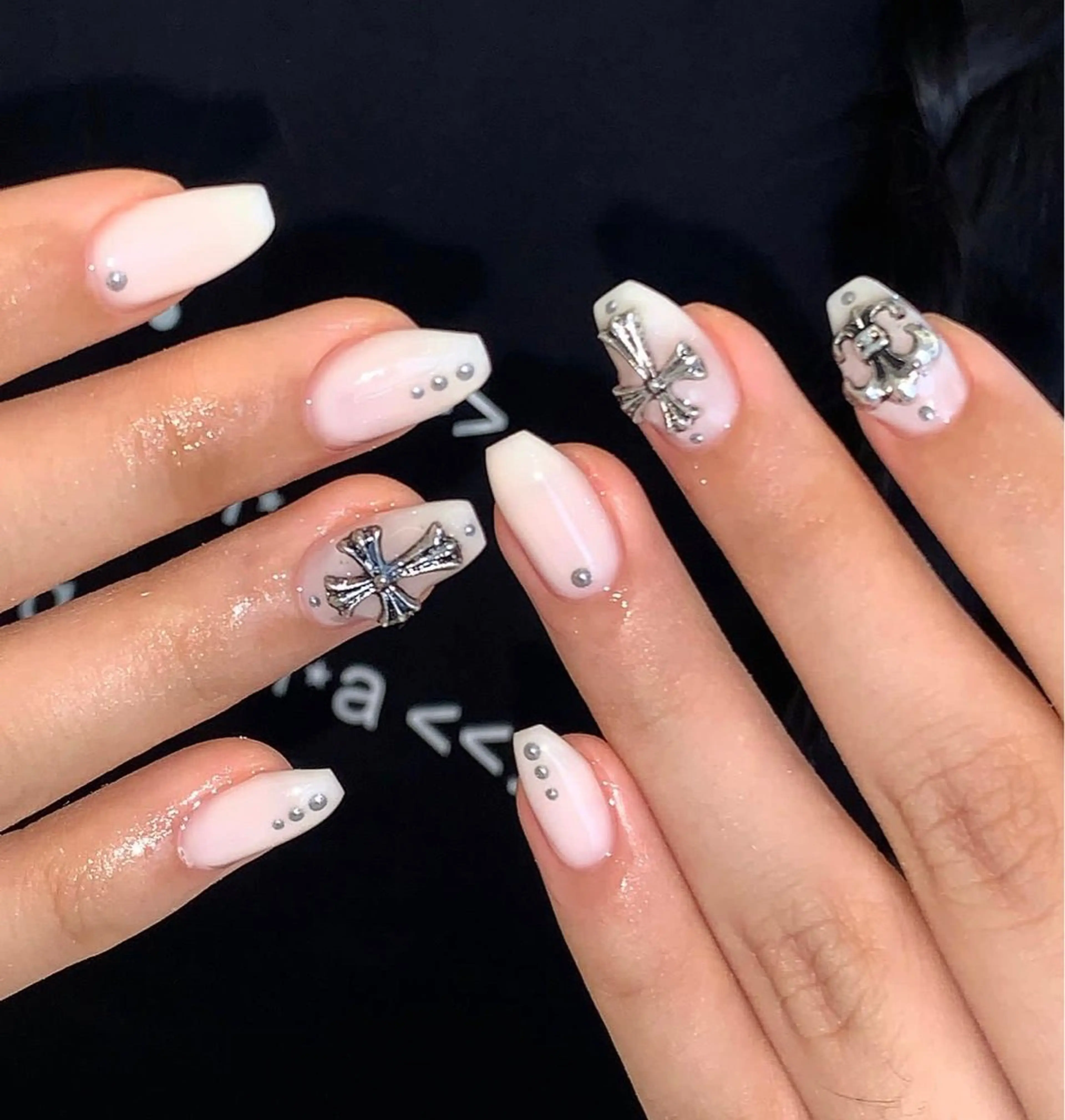 ミディアム nina beautyのネイルデザイン