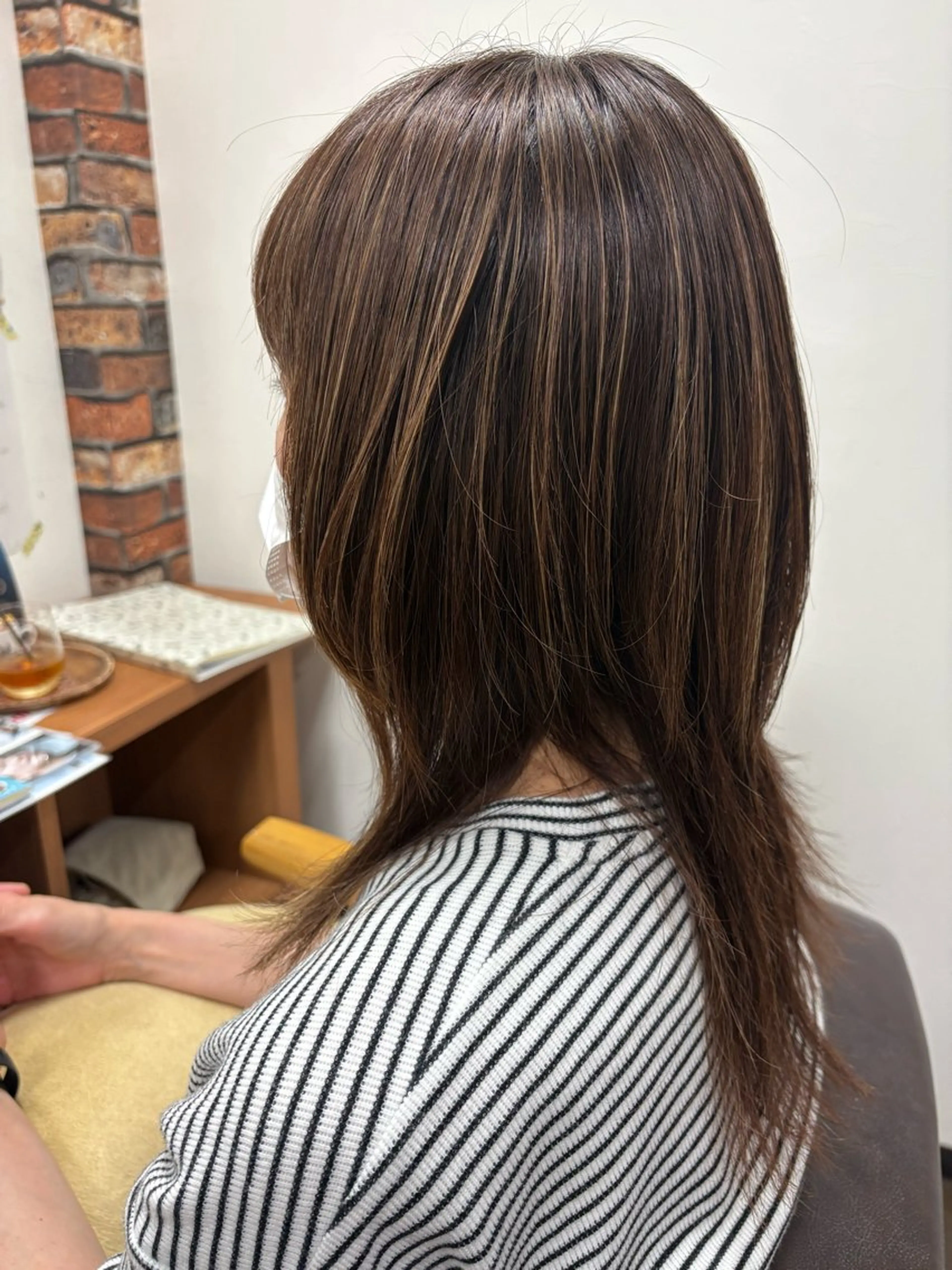 セミロング カラー ヘアカラー 佐藤 葵のヘアスタイル