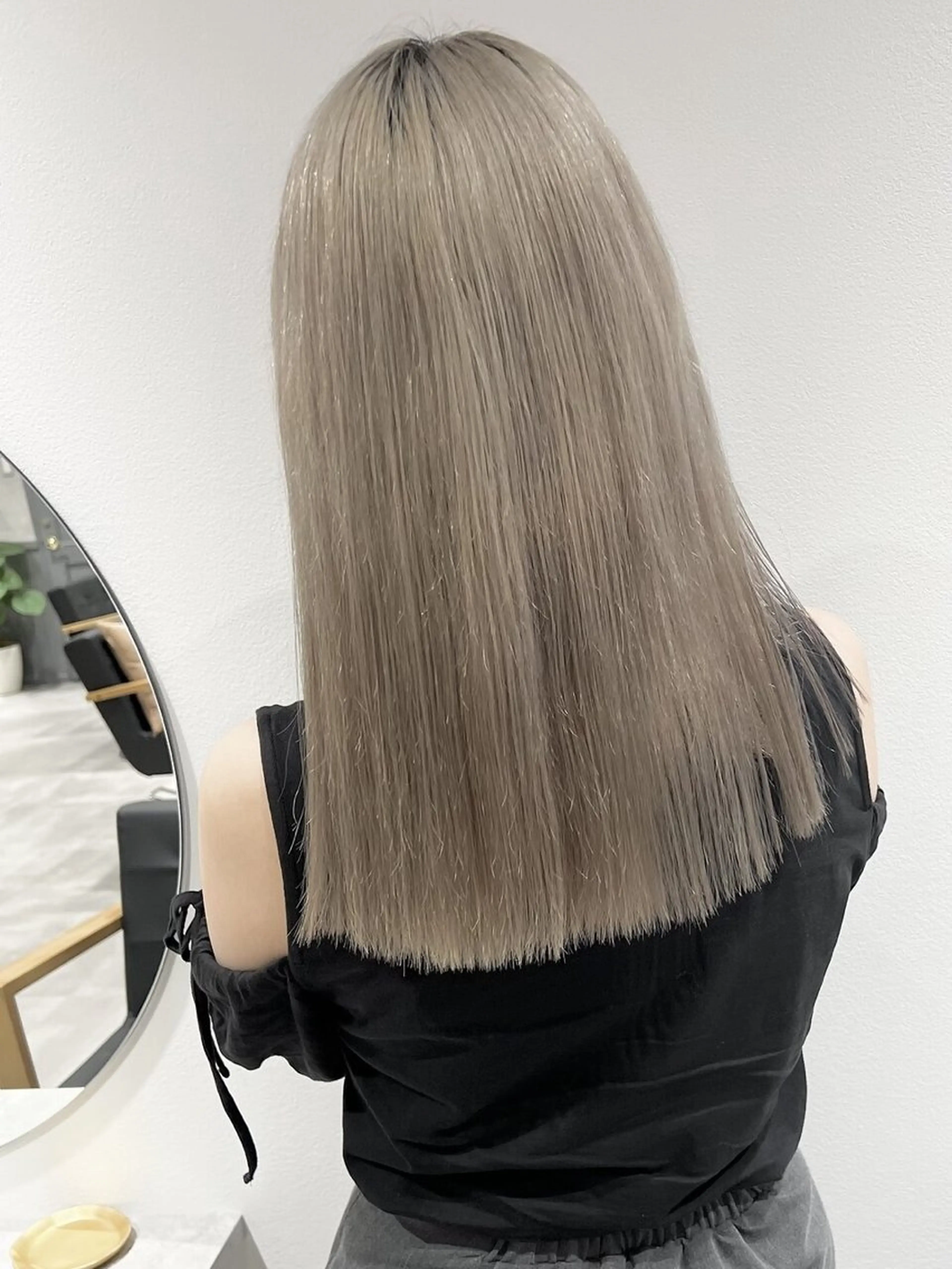 ミディアム カラー 🧚🏻momo 🧚🏻【下北沢】のヘアスタイル